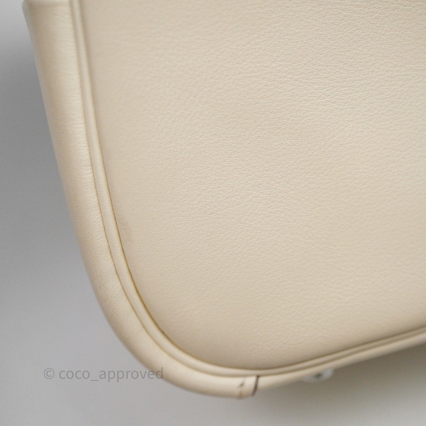 Hermes Mini Lindy Veau Swift Nata I2/ Sesame 2S Palladium Hardware
