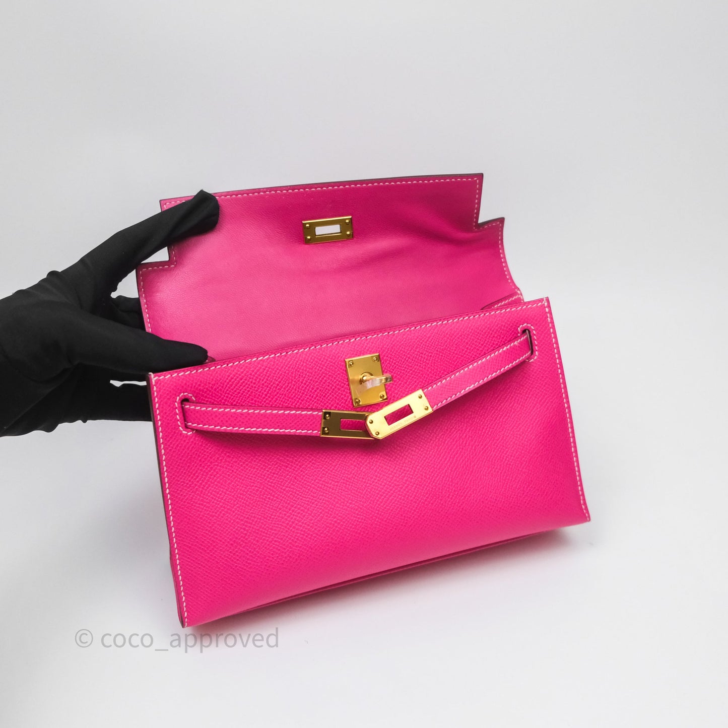 Hermès Kelly Pochette Clutch Rose Tyrien Epsom Gold Hardware