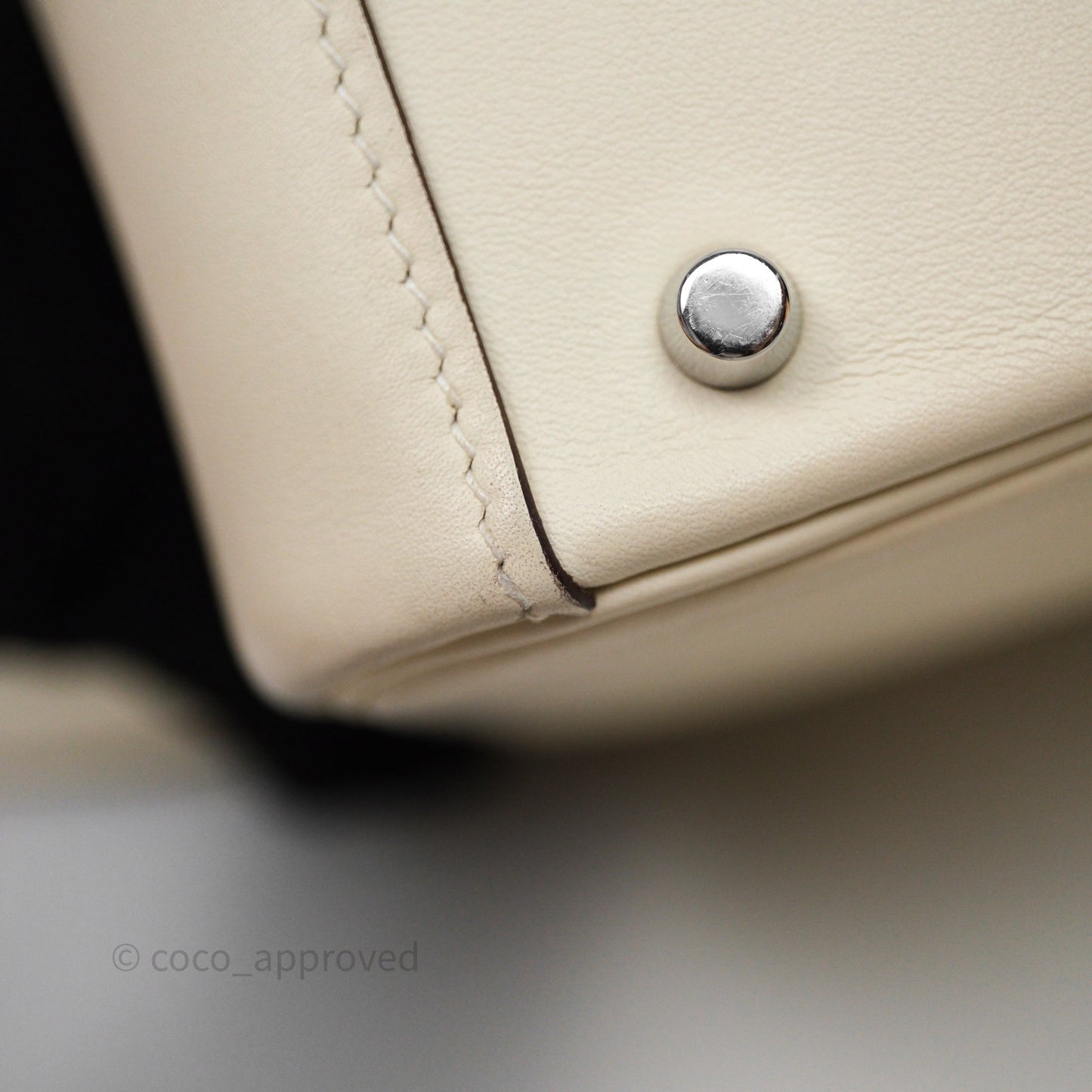Hermes Mini Lindy Veau Swift Nata I2/ Sesame 2S Palladium Hardware