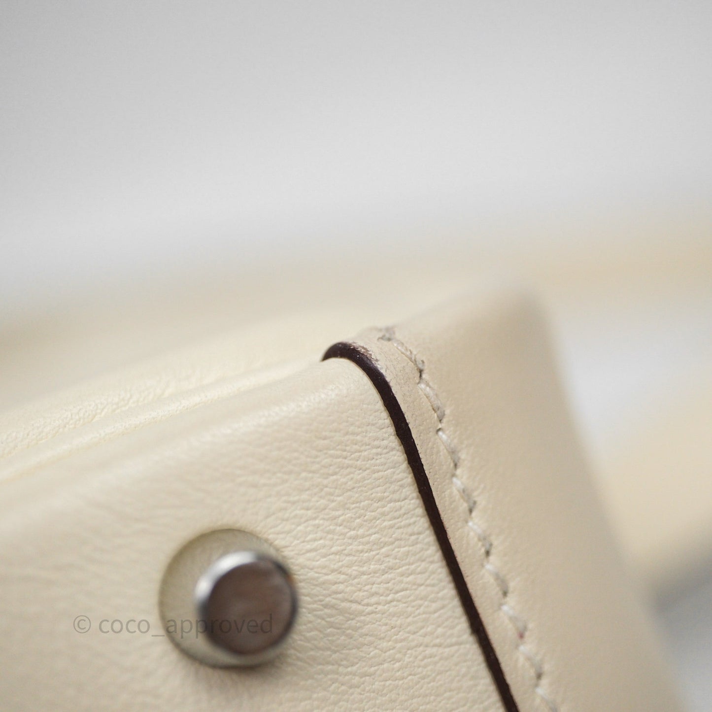 Hermes Mini Lindy Veau Swift Nata I2/ Sesame 2S Palladium Hardware
