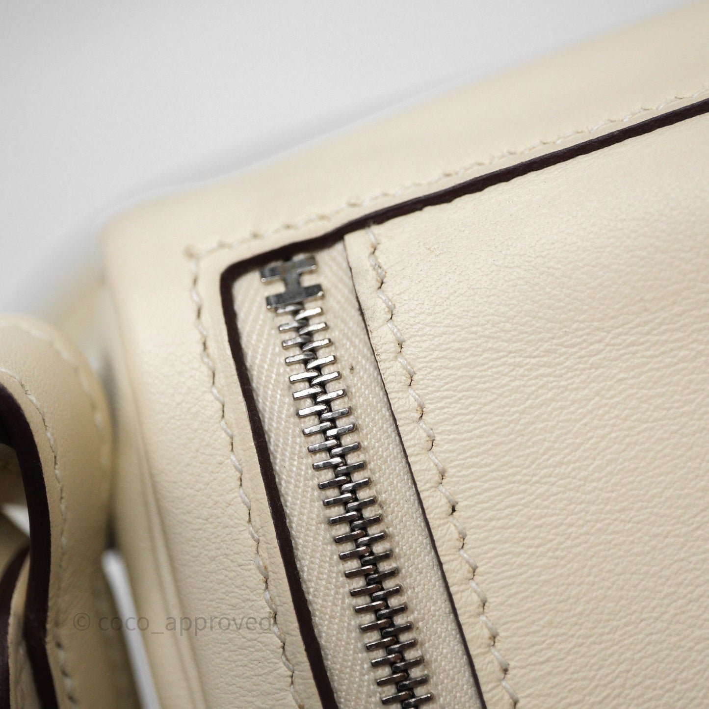 Hermes Mini Lindy Veau Swift Nata I2/ Sesame 2S Palladium Hardware