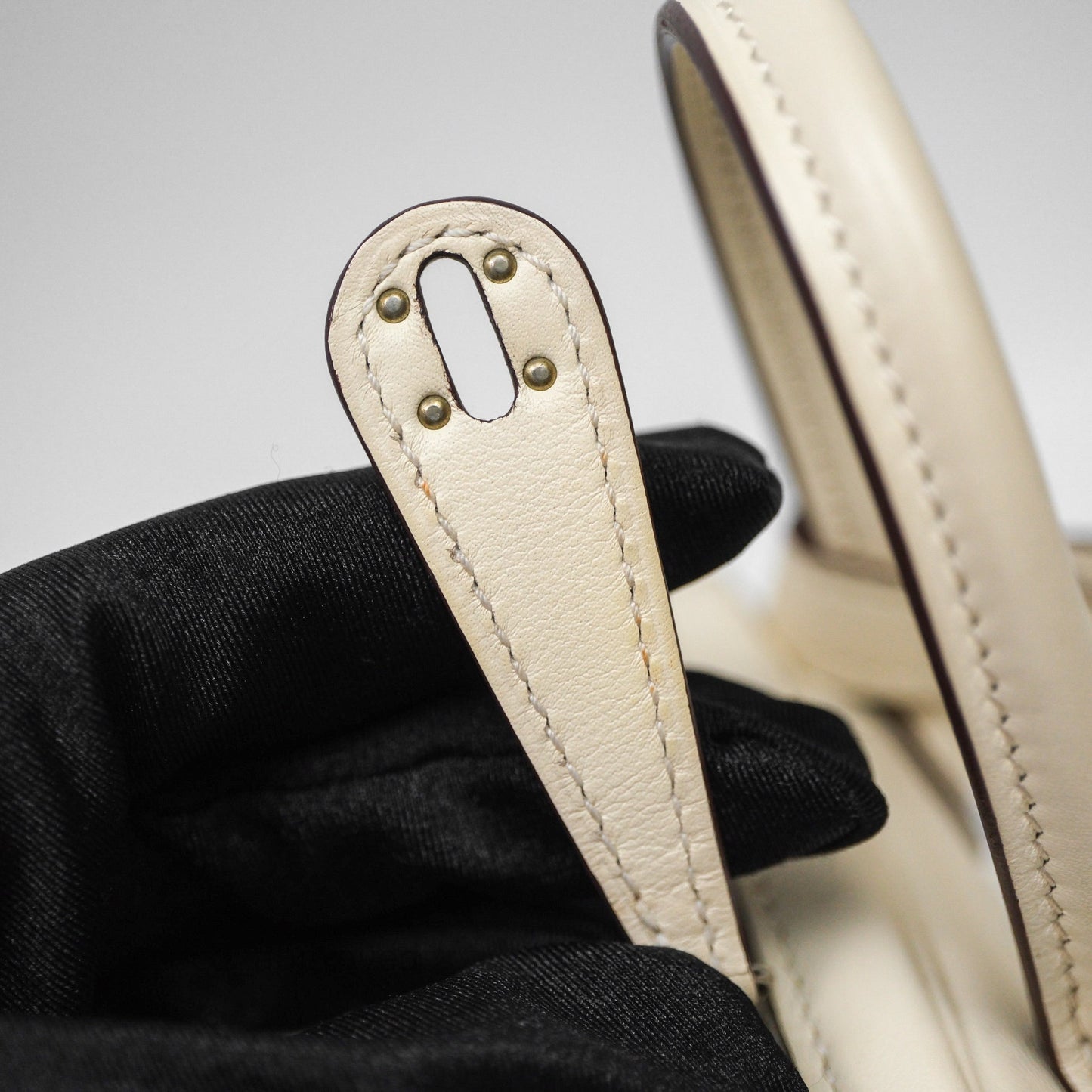 Hermes Mini Lindy Veau Swift Nata I2/ Sesame 2S Palladium Hardware