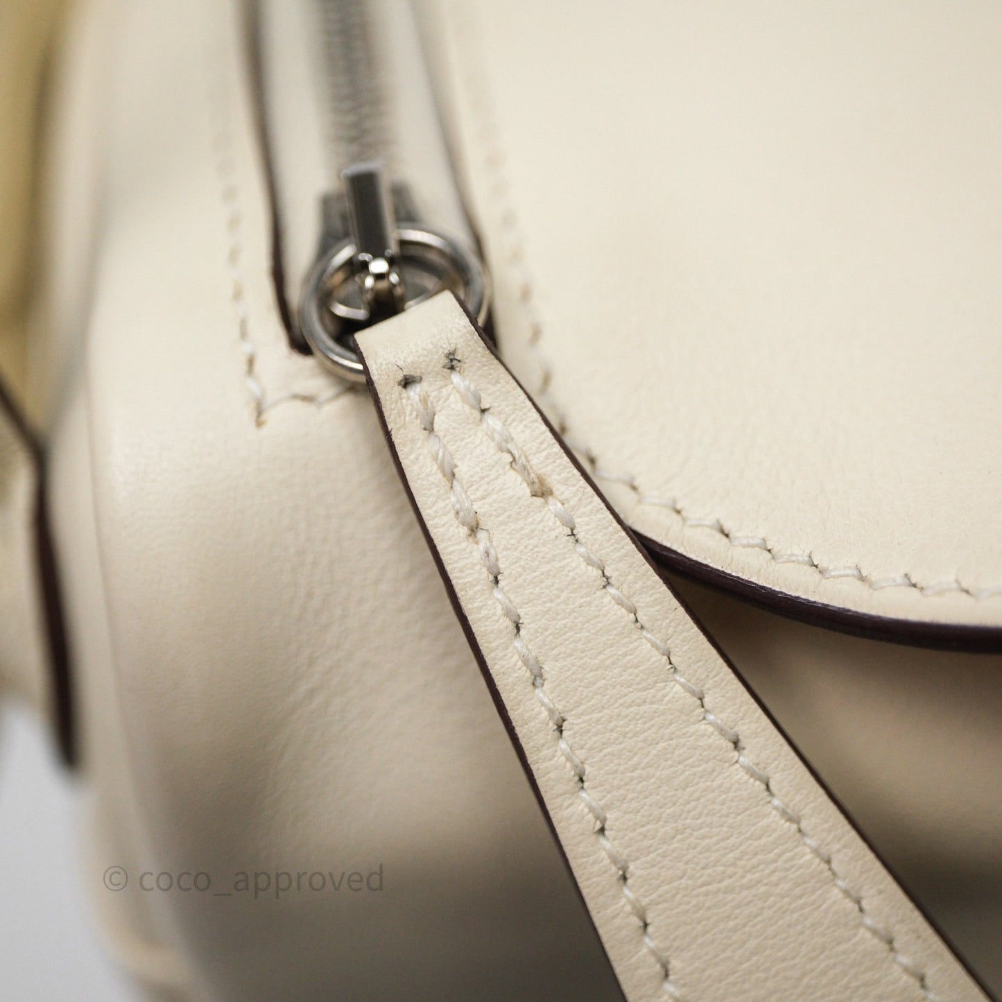 Hermes Mini Lindy Veau Swift Nata I2/ Sesame 2S Palladium Hardware