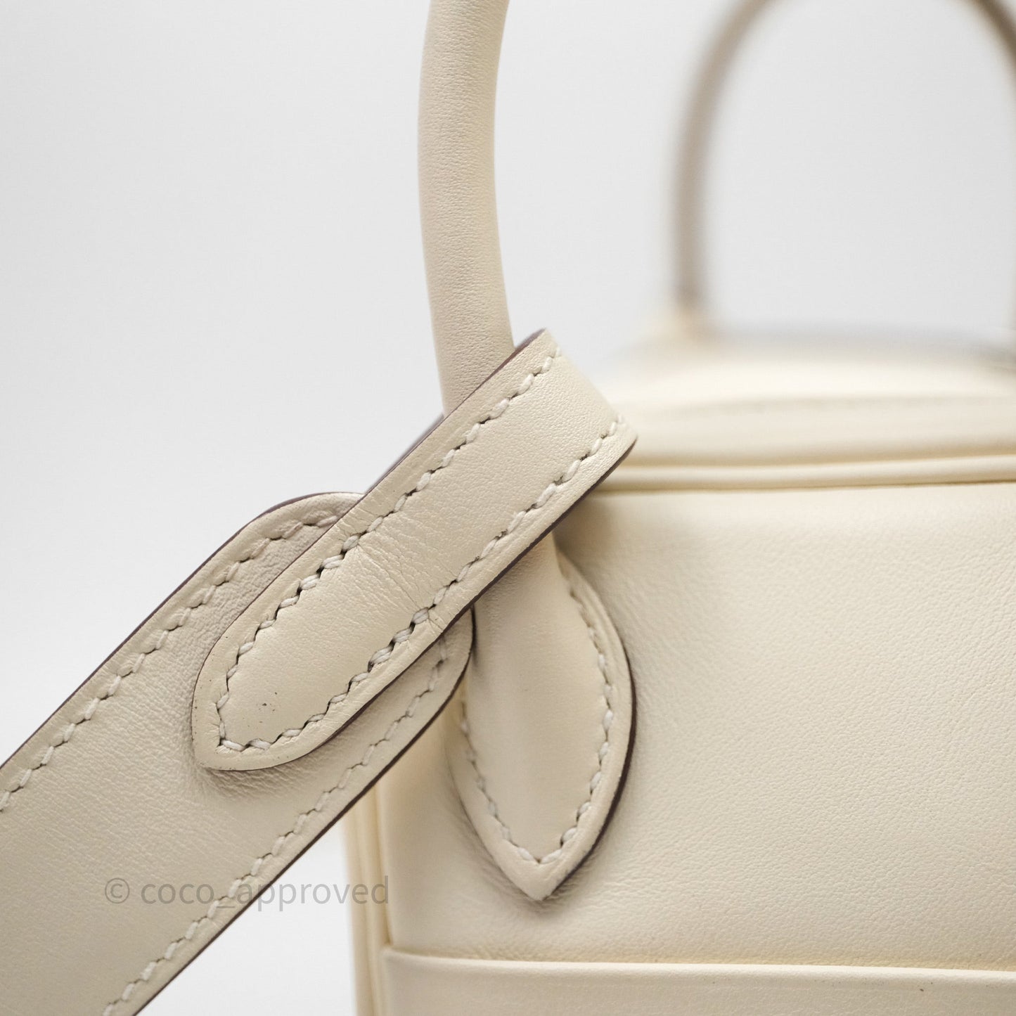 Hermes Mini Lindy Veau Swift Nata I2/ Sesame 2S Palladium Hardware
