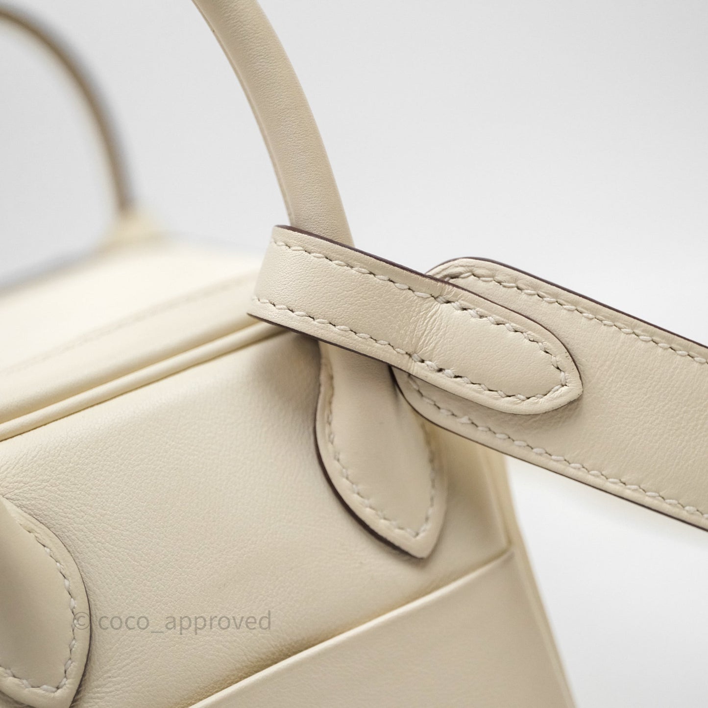 Hermes Mini Lindy Veau Swift Nata I2/ Sesame 2S Palladium Hardware