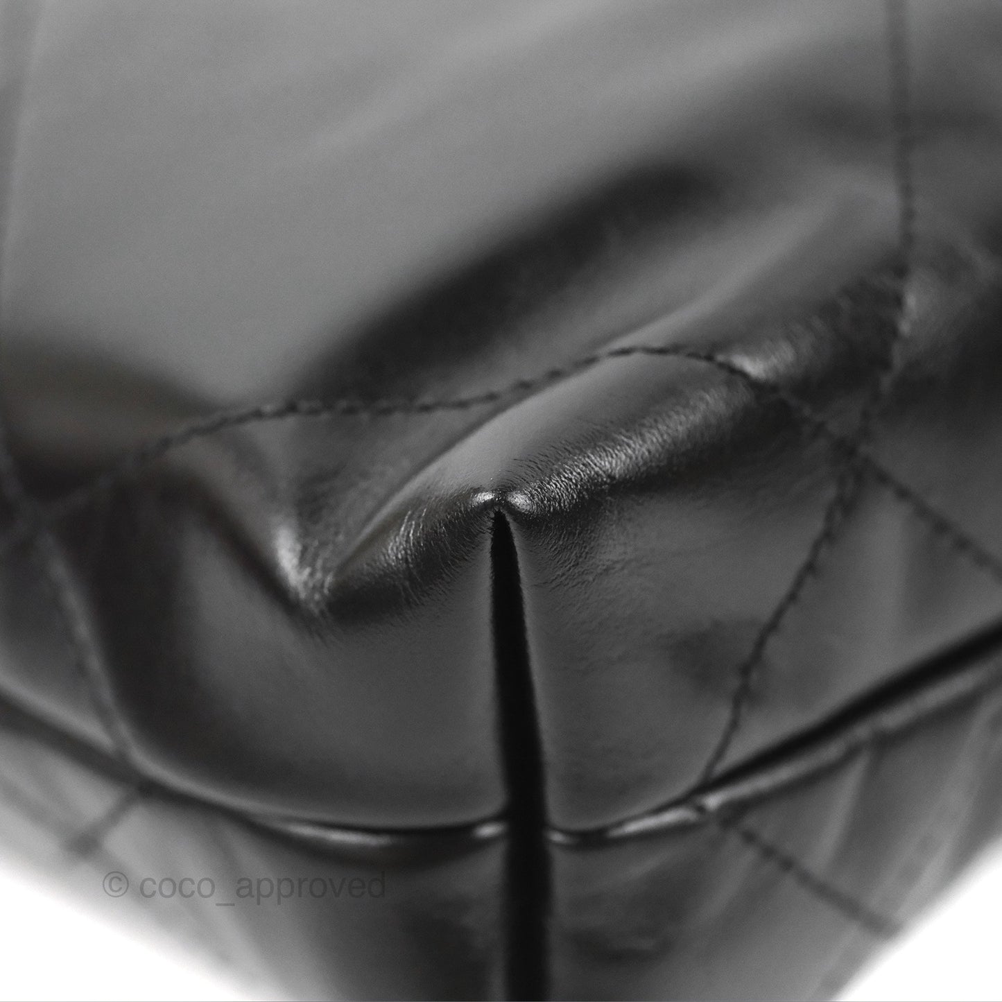 Chanel 22 Mini Bag Black Shiny Crumpled Calfskin