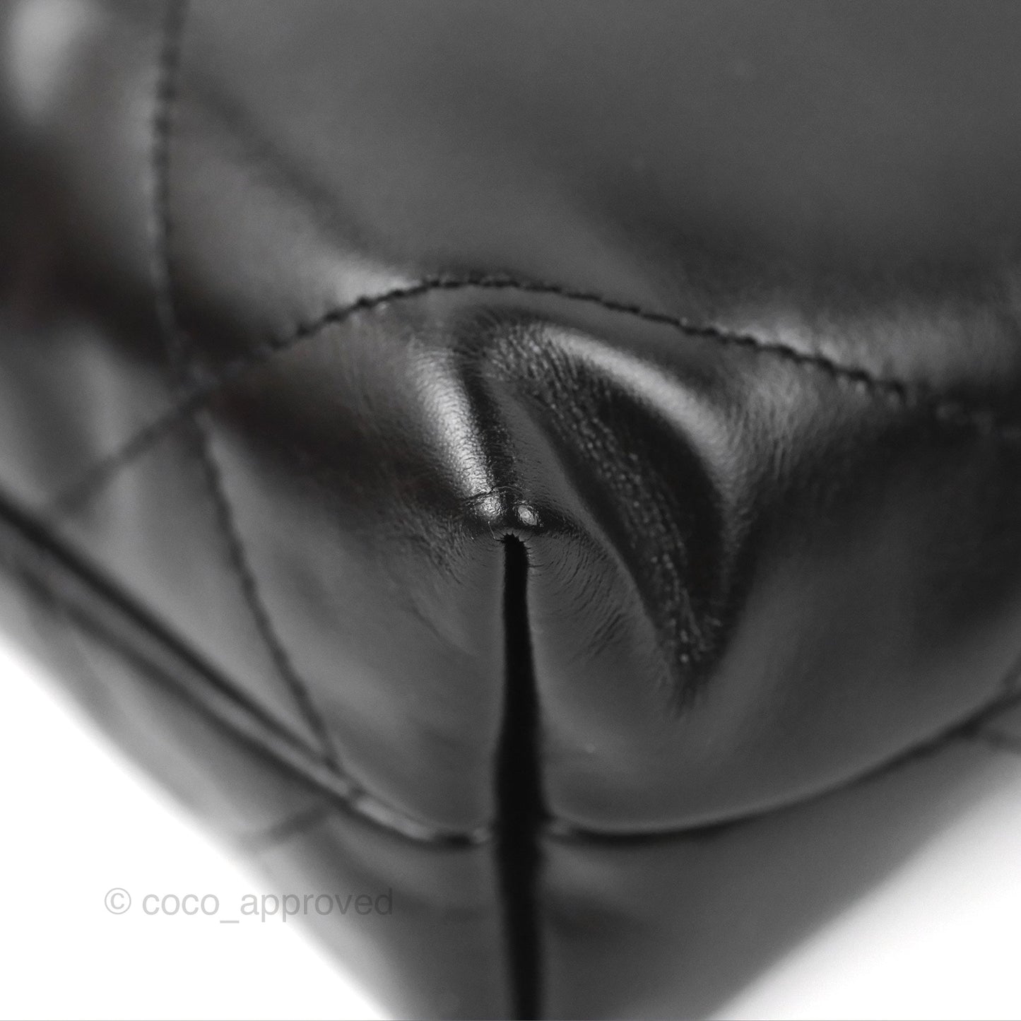 Chanel 22 Mini Bag Black Shiny Crumpled Calfskin