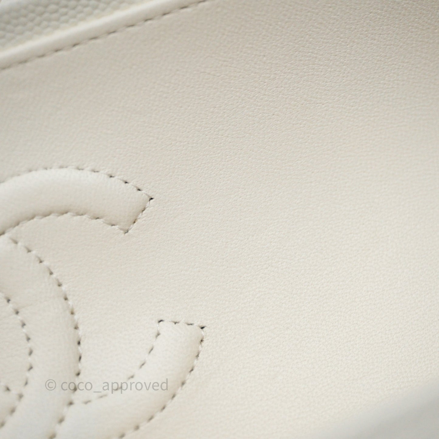 Chanel Classic Quilted Small S/M Flap Ivory White Caviar Gold Hardware