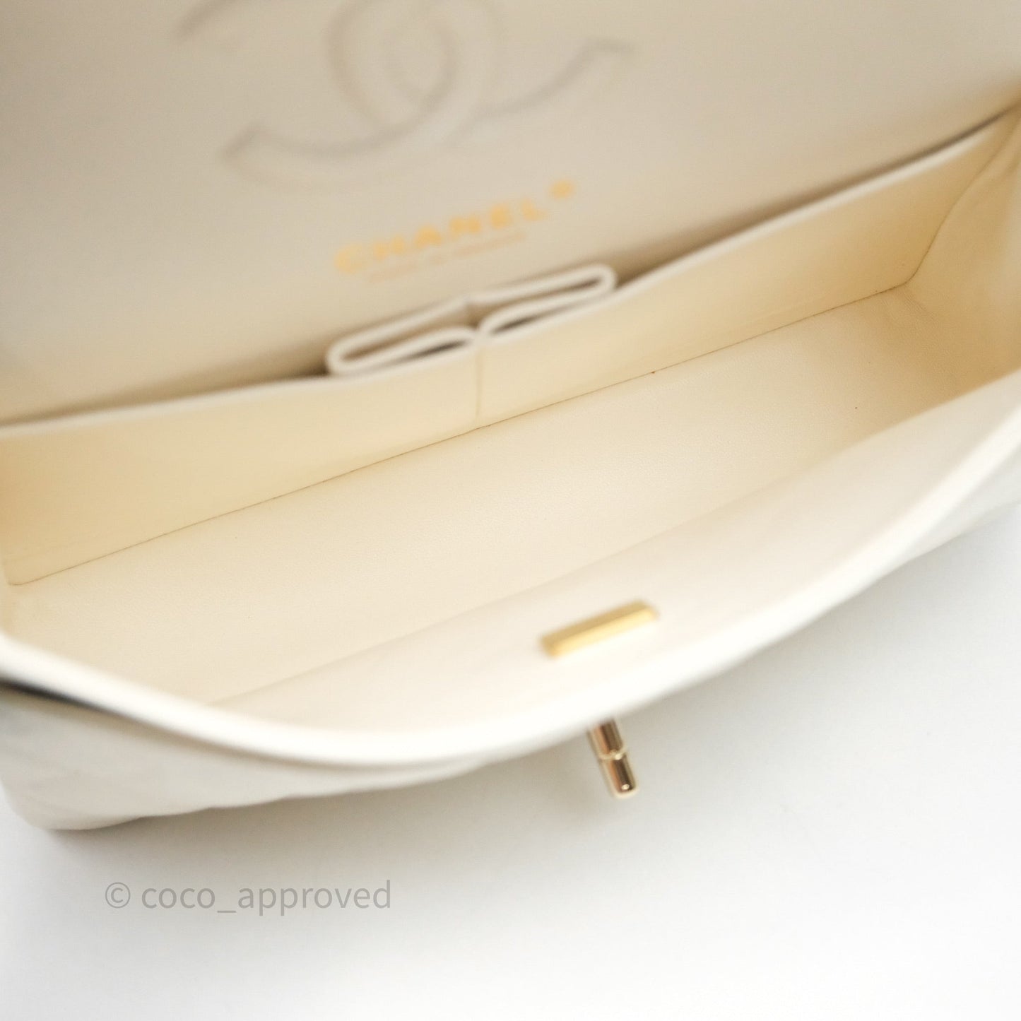 Chanel Classic Quilted Small S/M Flap Ivory White Caviar Gold Hardware