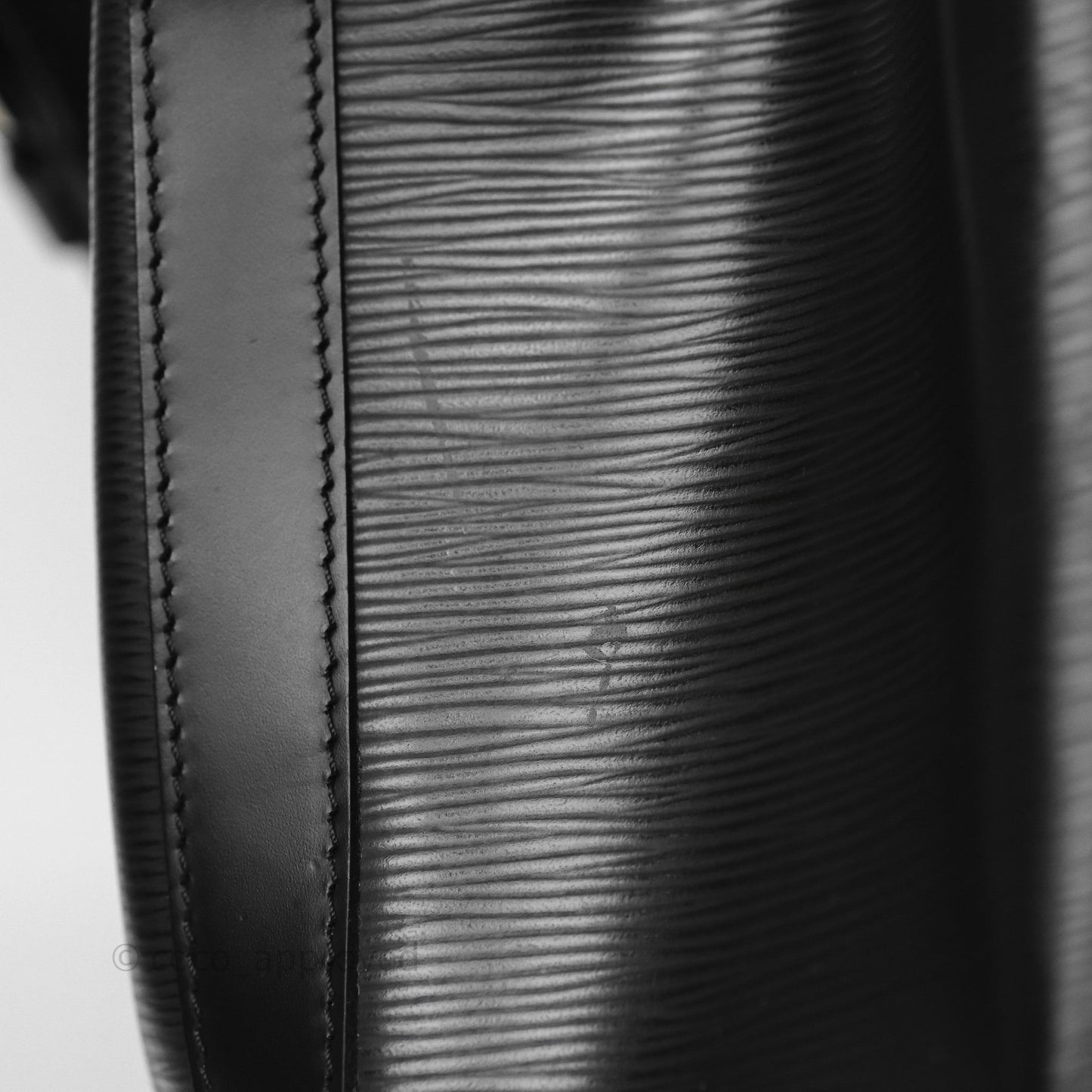 Louis Vuitton Petit Noe Shoulder Bag in Black Epi