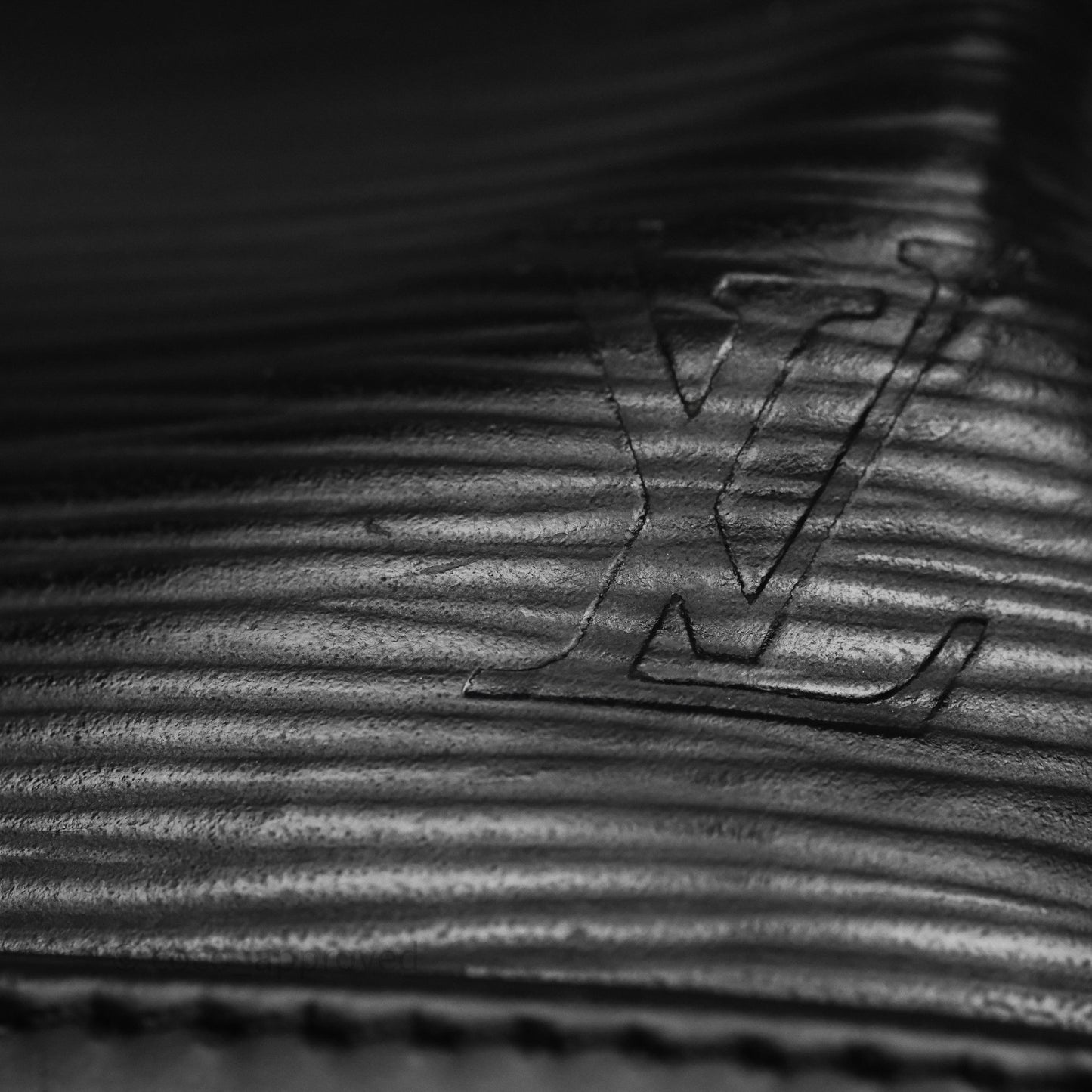 Louis Vuitton Petit Noe Shoulder Bag in Black Epi