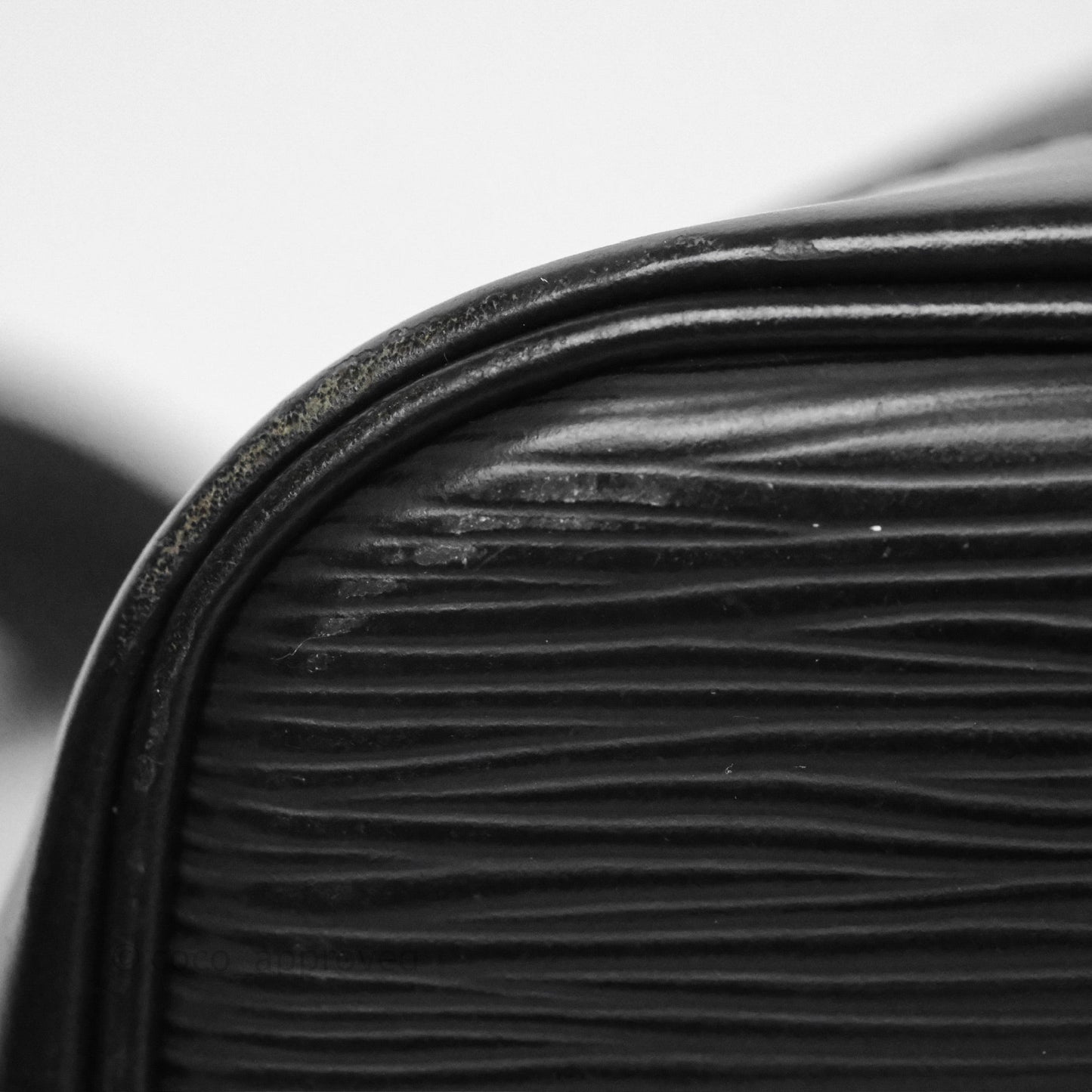 Louis Vuitton Petit Noe Shoulder Bag in Black Epi