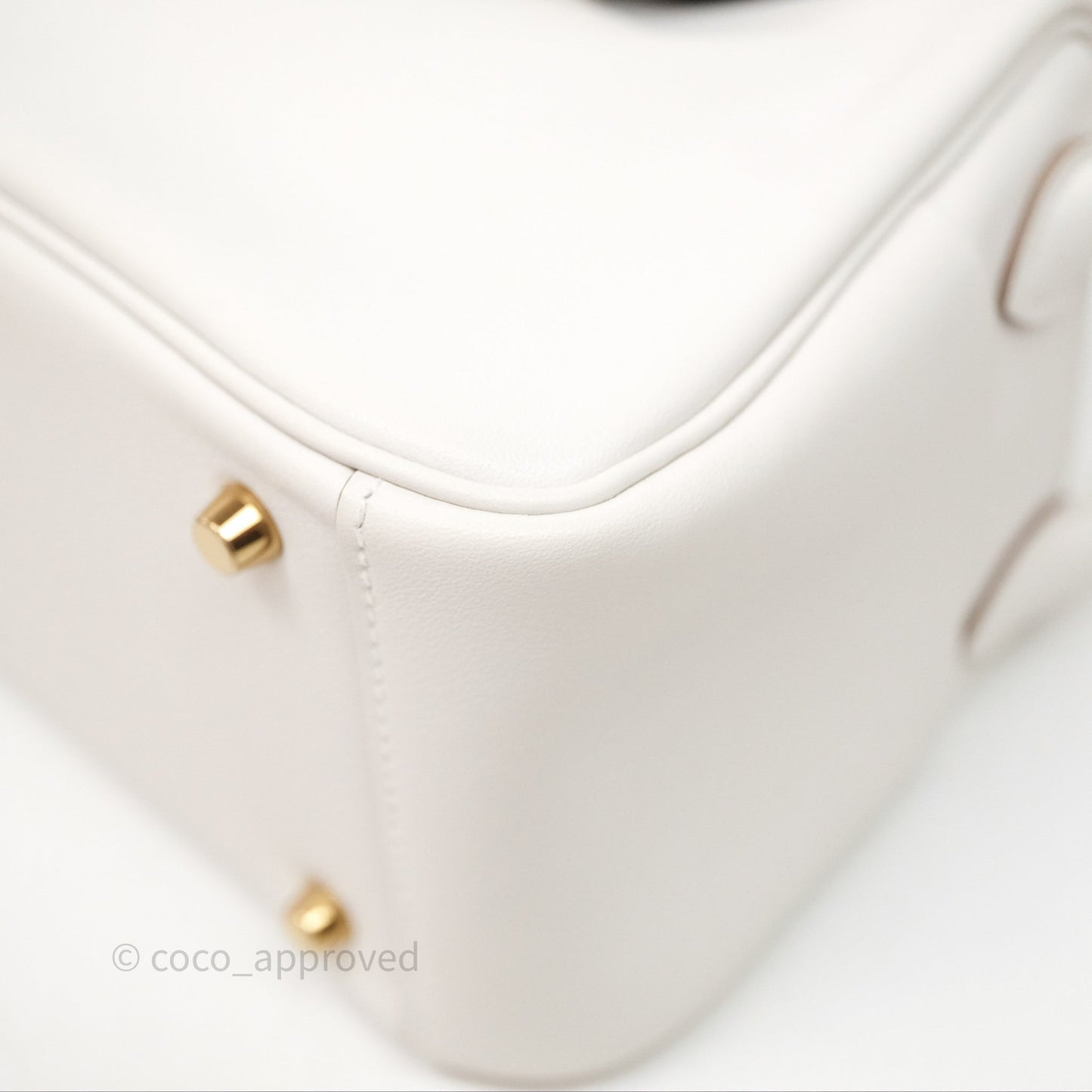 Hermès Mini Lindy 20 Gris Pale M4/ Gris Meyer 0L Swift Gold Hardware