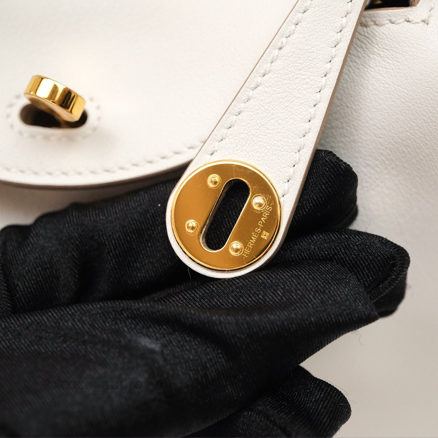 Hermès Mini Lindy 20 Gris Pale M4/ Gris Meyer 0L Swift Gold Hardware