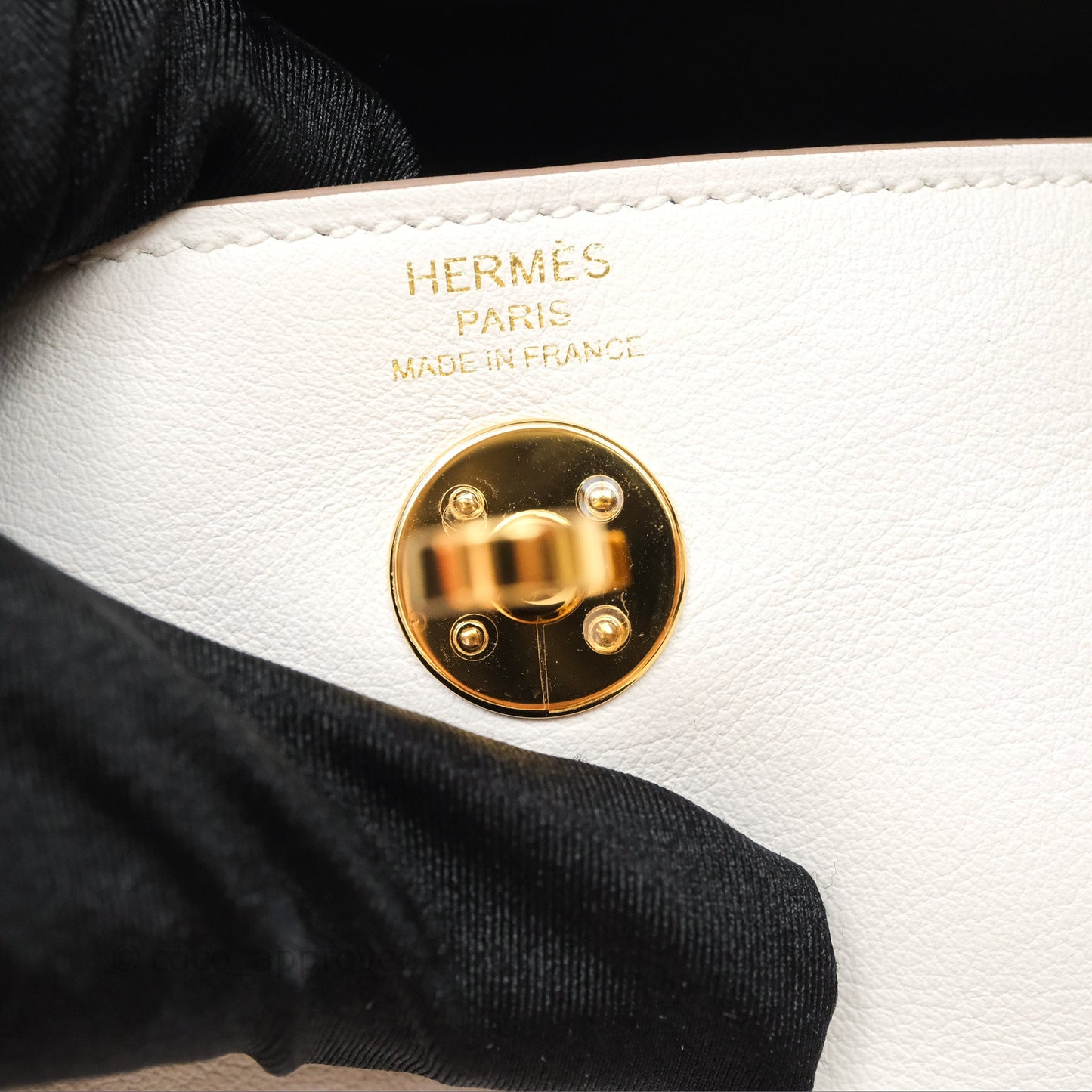 Hermès Mini Lindy 20 Gris Pale M4/ Gris Meyer 0L Swift Gold Hardware