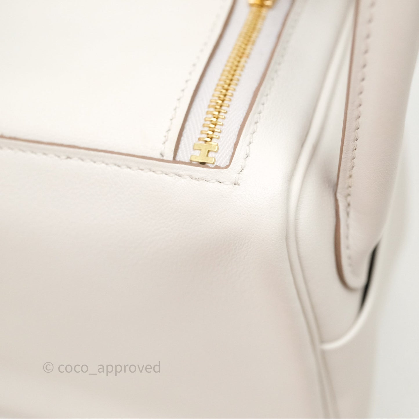 Hermès Mini Lindy 20 Gris Pale M4/ Gris Meyer 0L Swift Gold Hardware