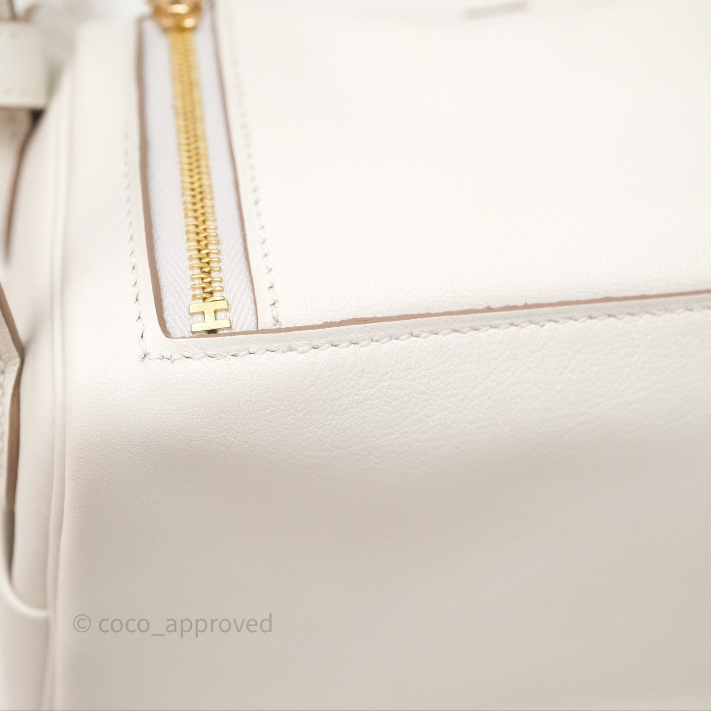 Hermès Mini Lindy 20 Gris Pale M4/ Gris Meyer 0L Swift Gold Hardware