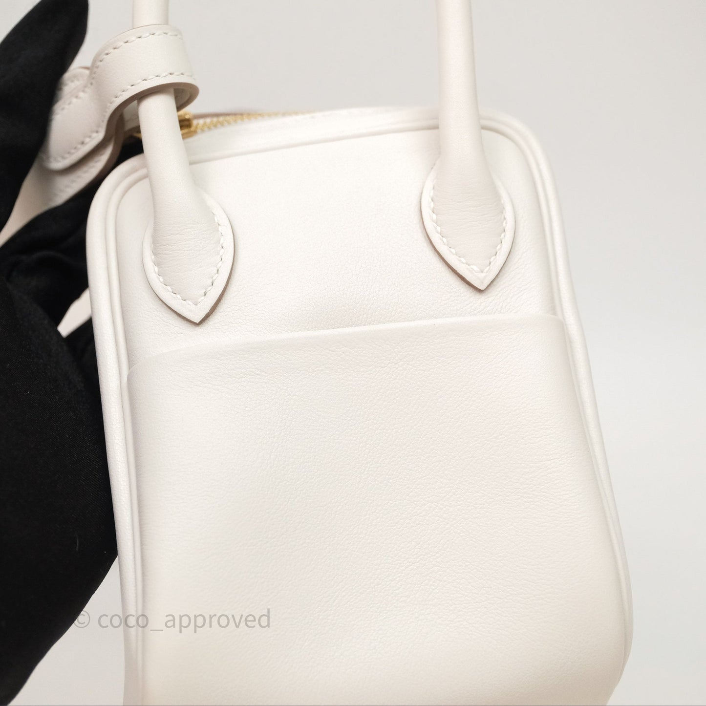 Hermès Mini Lindy 20 Gris Pale M4/ Gris Meyer 0L Swift Gold Hardware