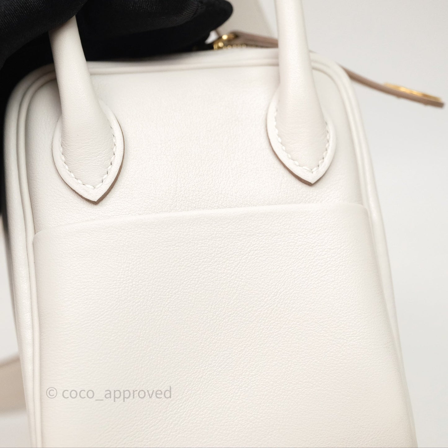 Hermès Mini Lindy 20 Gris Pale M4/ Gris Meyer 0L Swift Gold Hardware