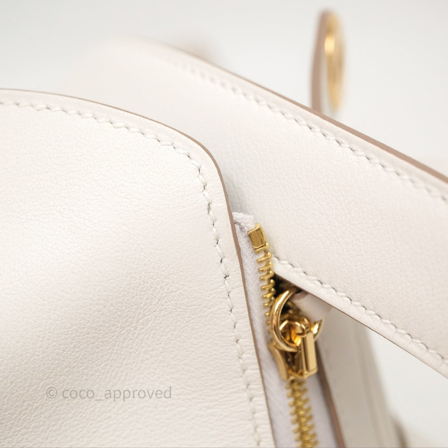 Hermès Mini Lindy 20 Gris Pale M4/ Gris Meyer 0L Swift Gold Hardware