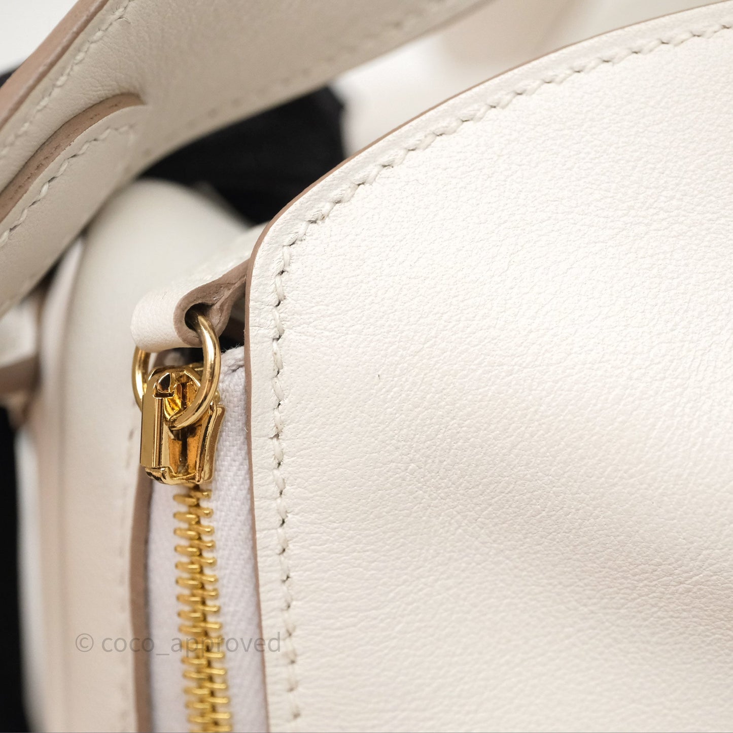 Hermès Mini Lindy 20 Gris Pale M4/ Gris Meyer 0L Swift Gold Hardware