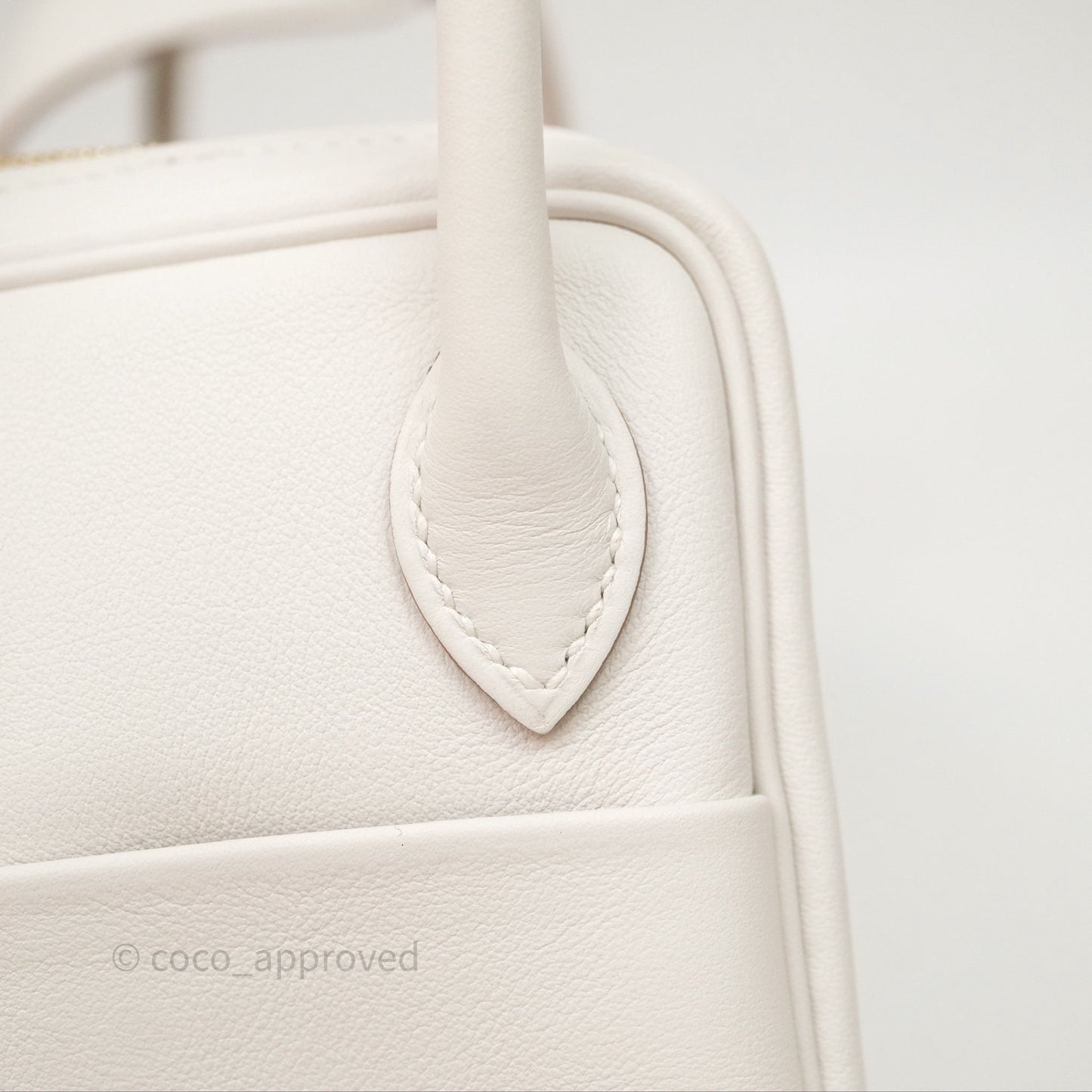 Hermès Mini Lindy 20 Gris Pale M4/ Gris Meyer 0L Swift Gold Hardware