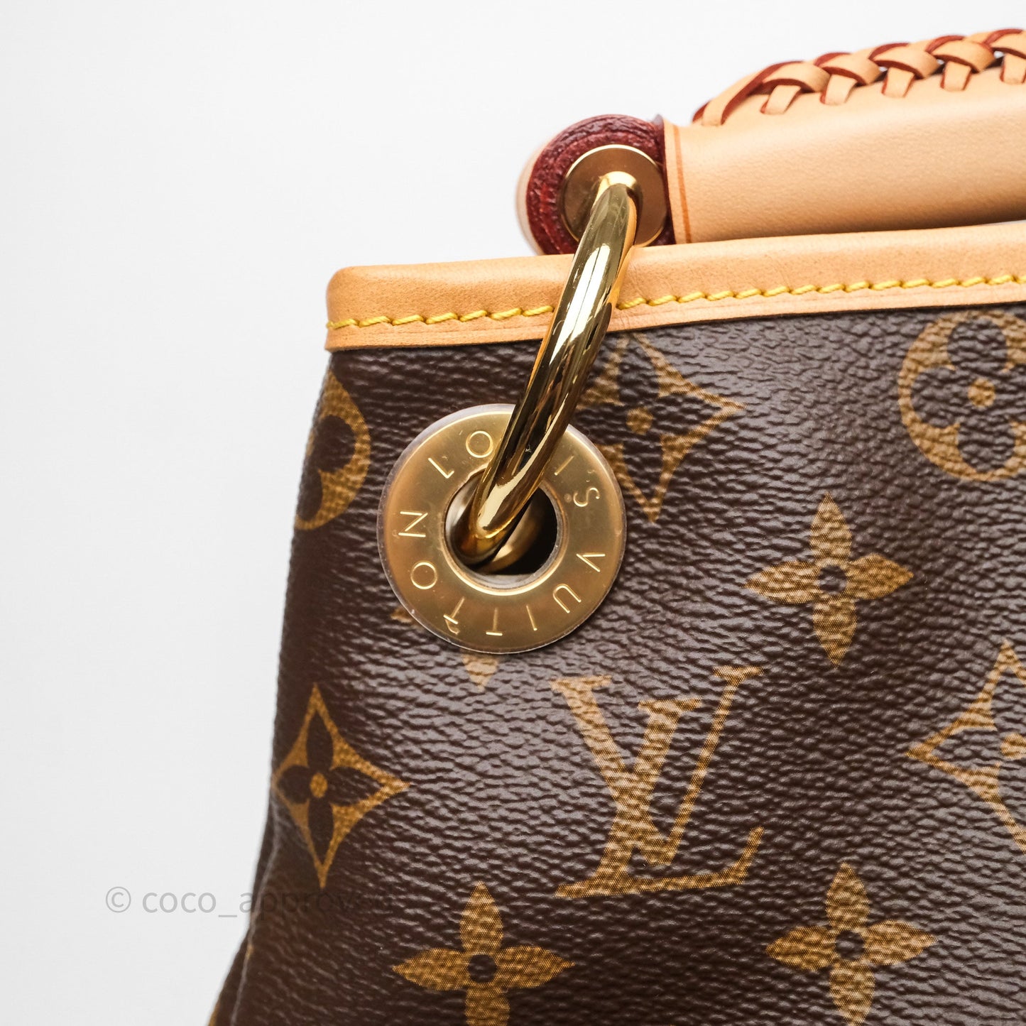 Louis Vuitton Artsy Monogram MM