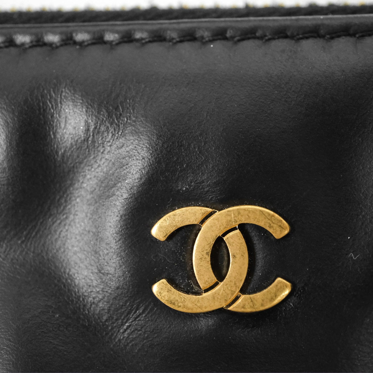 Chanel 22 Bag Medium Black Crumpled Calfskin White Logo Aged Gold Hardware