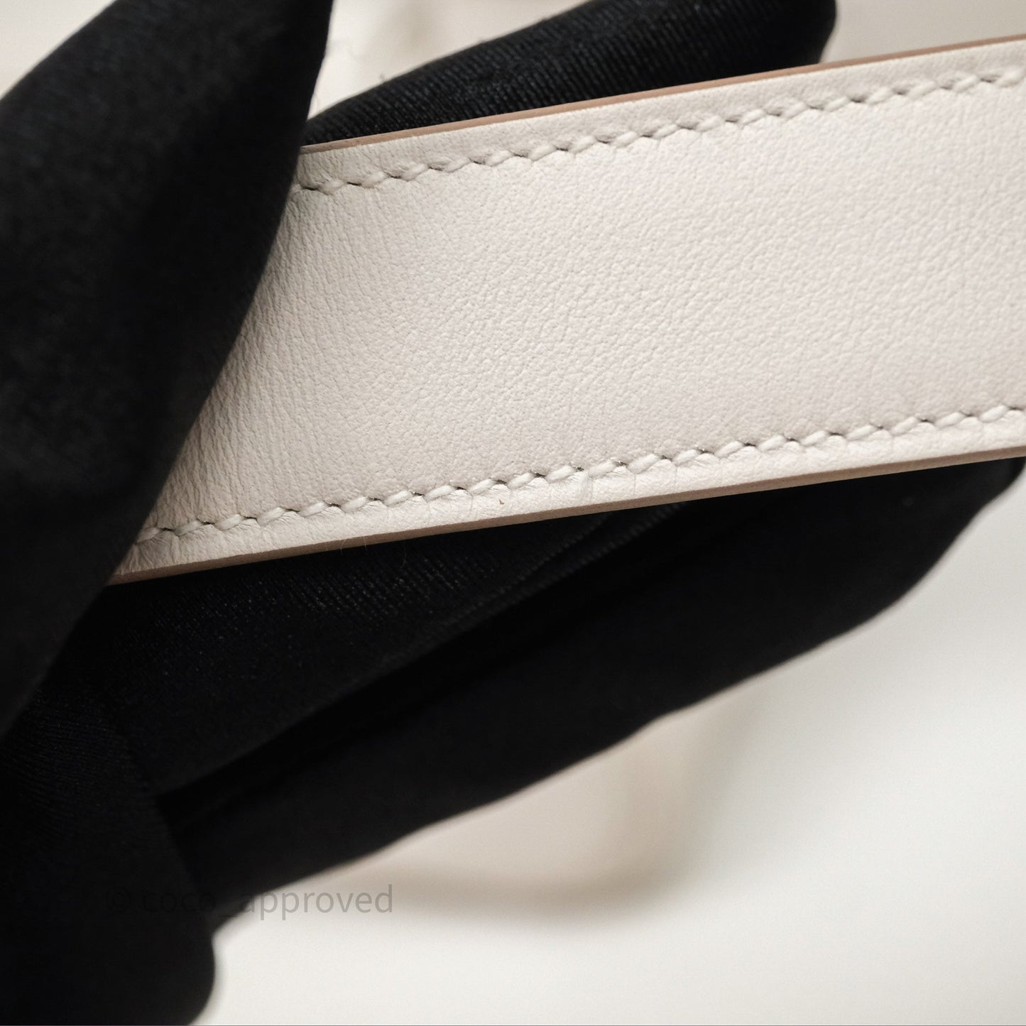 Hermès Mini Lindy 20 Gris Pale M4/ Gris Meyer 0L Swift Gold Hardware