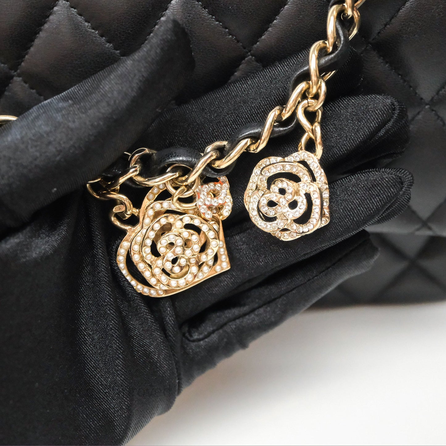 Chanel Classic M/L Medium Flap Bag Valentine Limited Edition Black Lambskin Gold Hardware