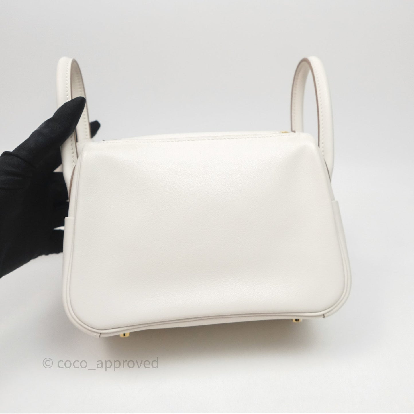 Hermès Mini Lindy 20 Gris Pale M4/ Gris Meyer 0L Swift Gold Hardware