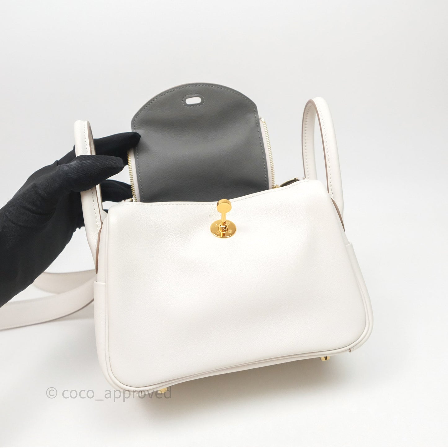 Hermès Mini Lindy 20 Gris Pale M4/ Gris Meyer 0L Swift Gold Hardware
