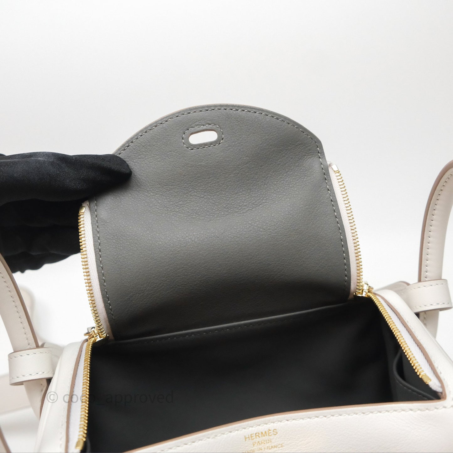 Hermès Mini Lindy 20 Gris Pale M4/ Gris Meyer 0L Swift Gold Hardware