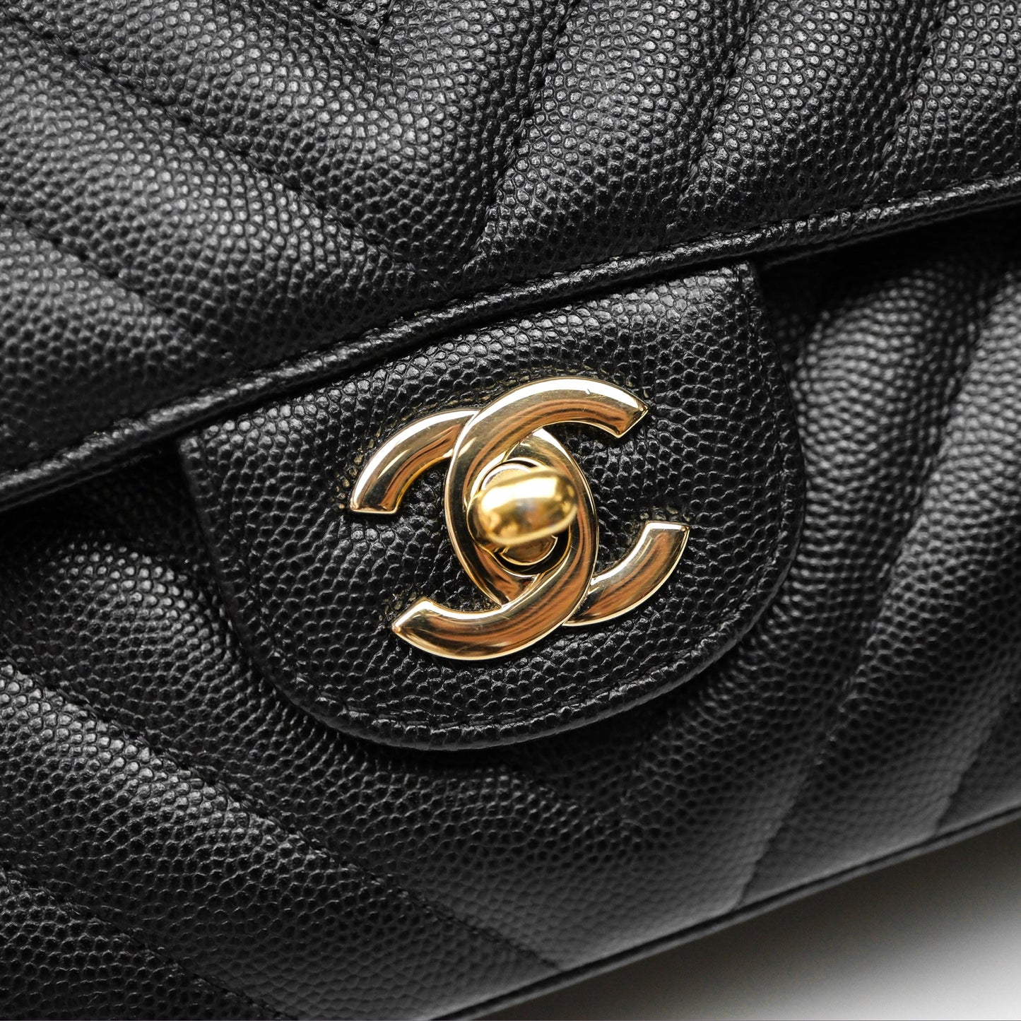 Chanel Classic M/L Medium Flap Chevron Black Caviar Gold Hardware