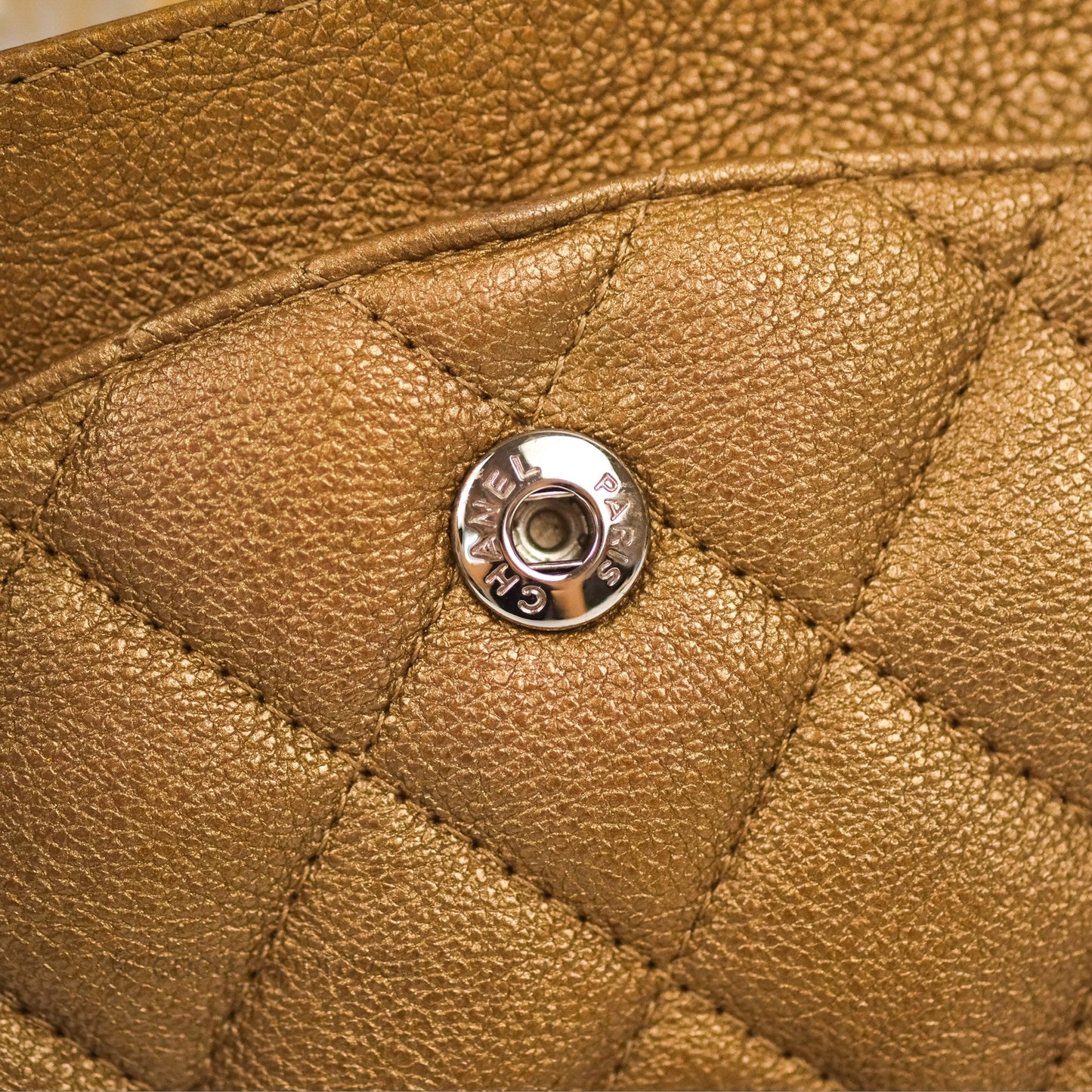 Chanel Classic M/L Medium Flap Quilted Metallic Gold Grained Calfskin Ruthenium Hardware