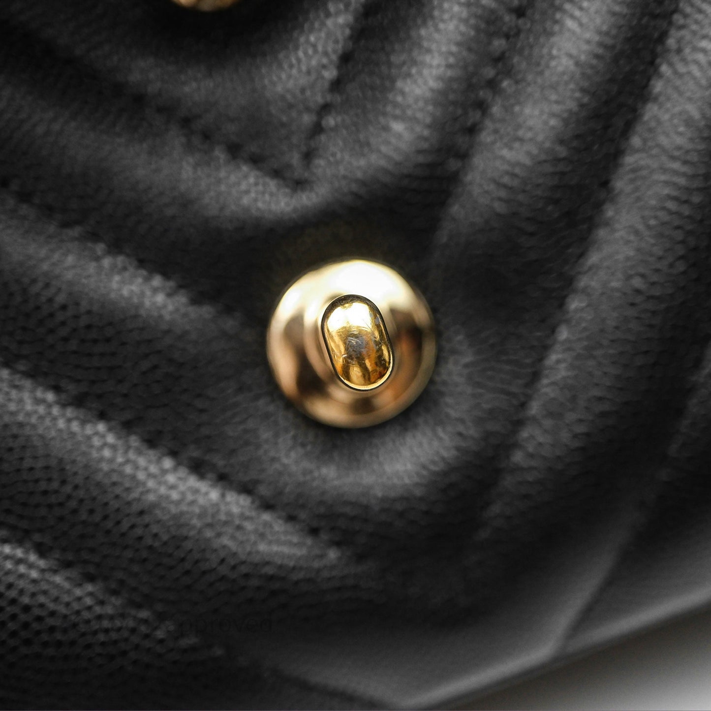Chanel Classic M/L Medium Flap Chevron Black Caviar Gold Hardware