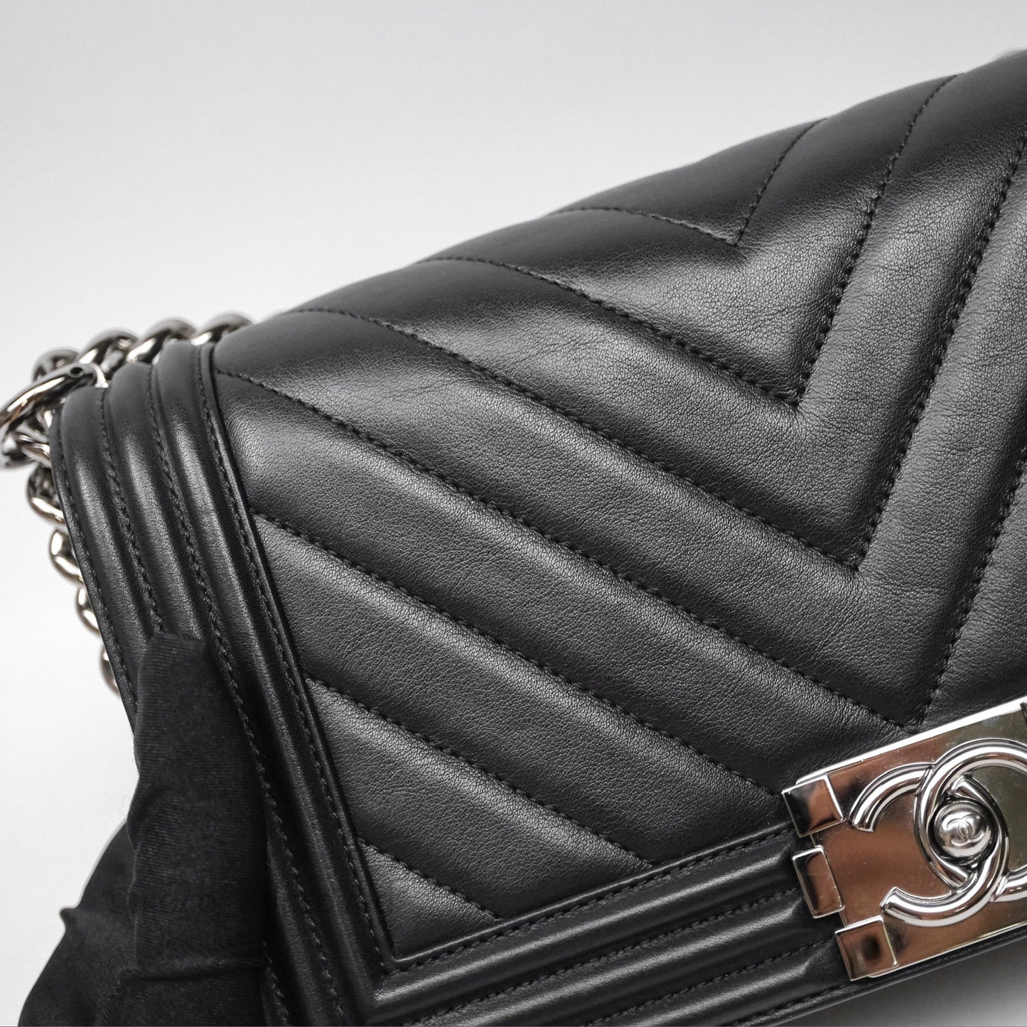 Chanel Medium Boy Chevron Black Calfskin Silver Hardware