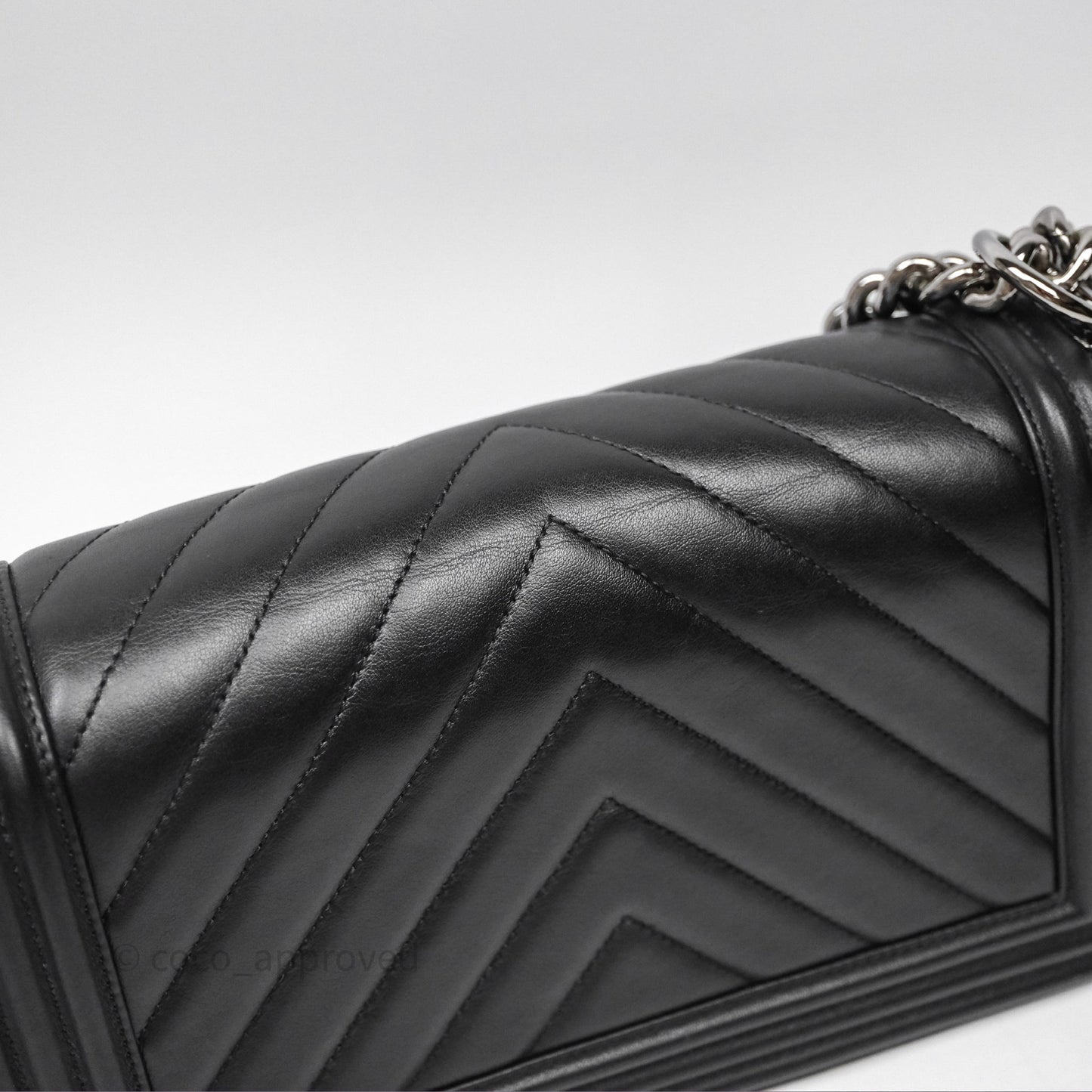 Chanel Medium Boy Chevron Black Calfskin Silver Hardware