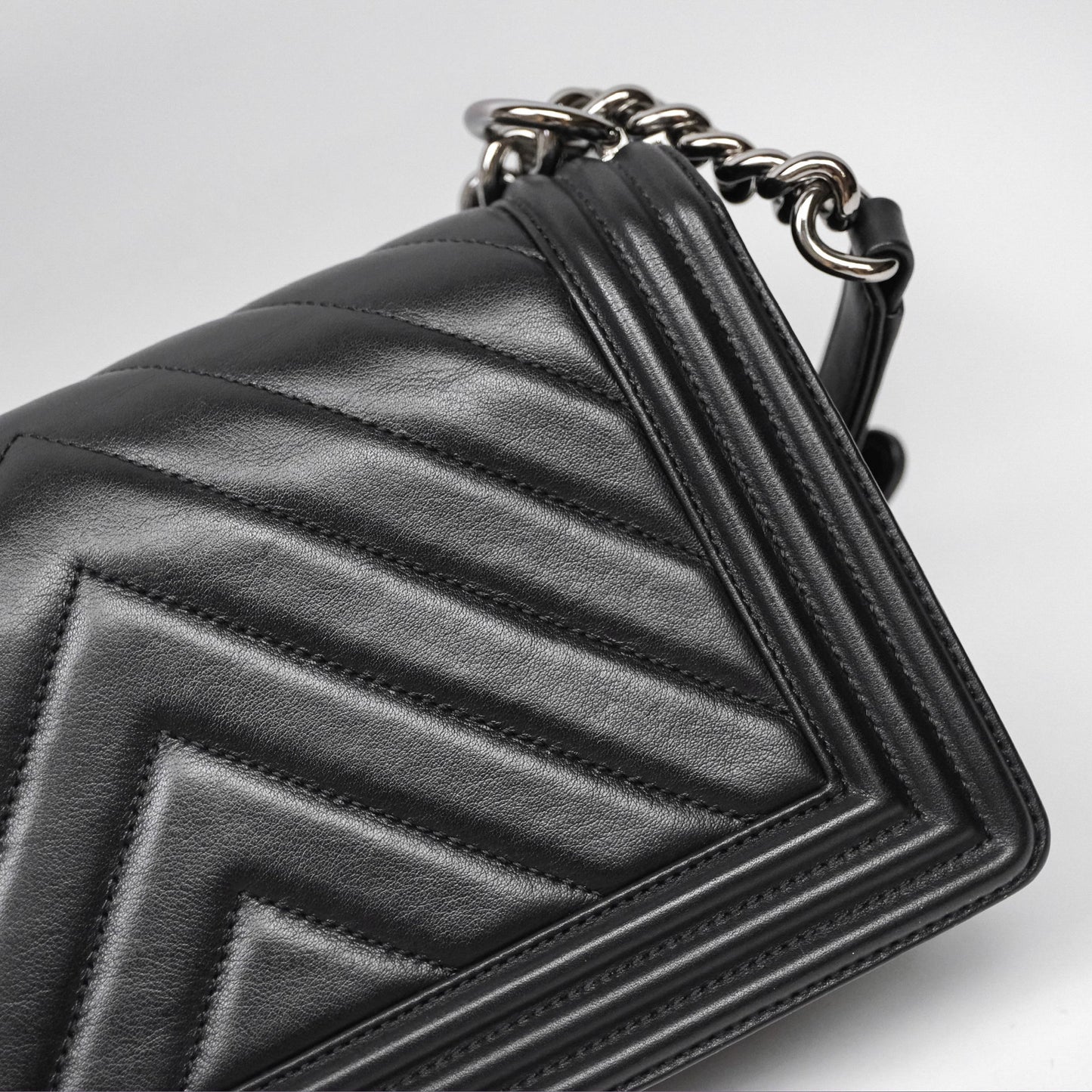 Chanel Medium Boy Chevron Black Calfskin Silver Hardware
