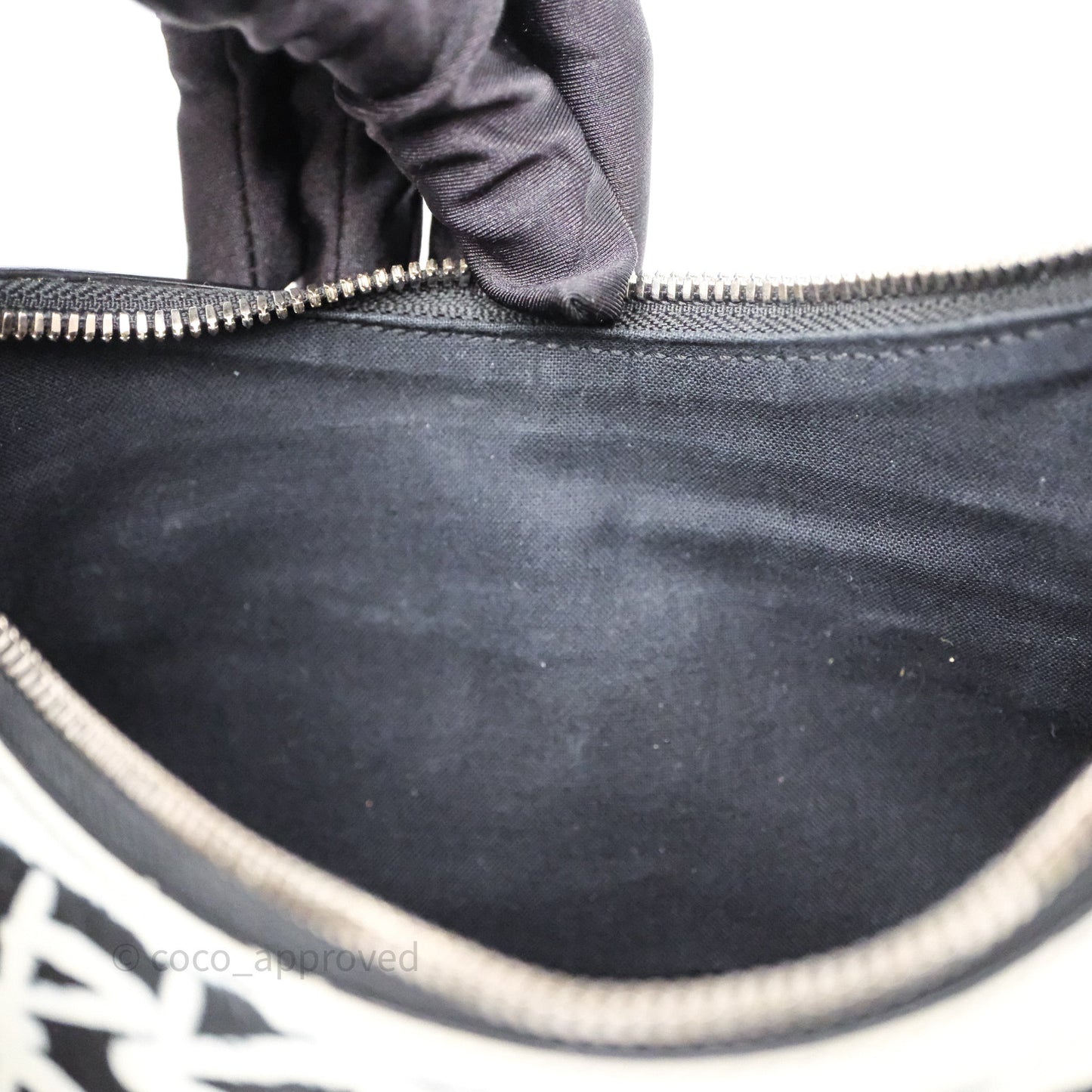 Balenciaga Small Agneau Arena Graffiti Le Cagole Shoulder Bag Black/ White