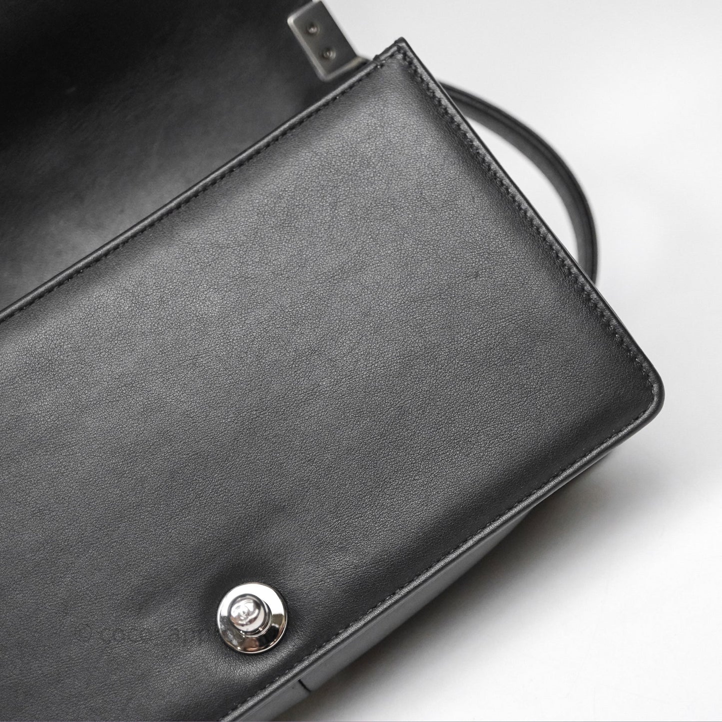 Chanel Medium Boy Chevron Black Calfskin Silver Hardware