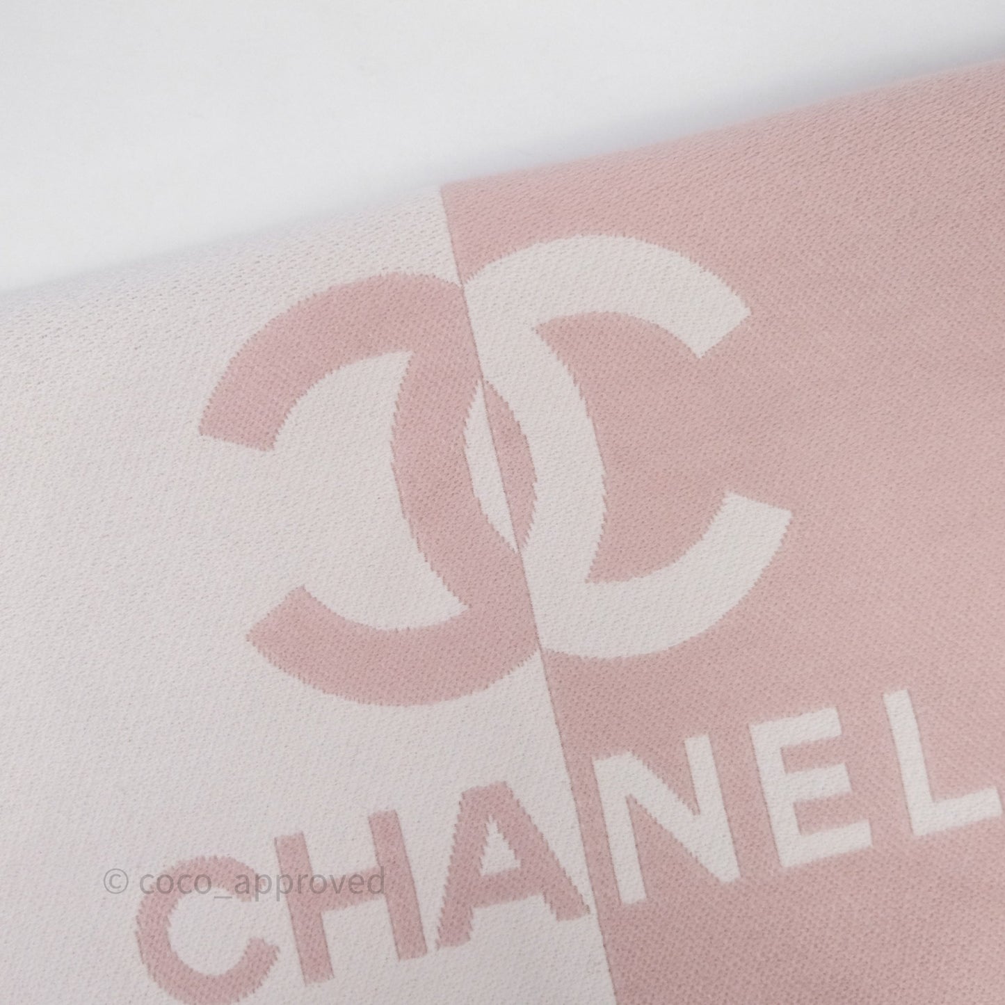 Chanel Wool Knit Scarf Pink