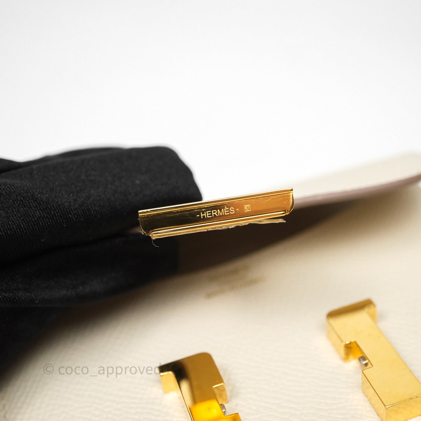 Hermès Constance Slim Wallet Craie 10 Gold Hardware