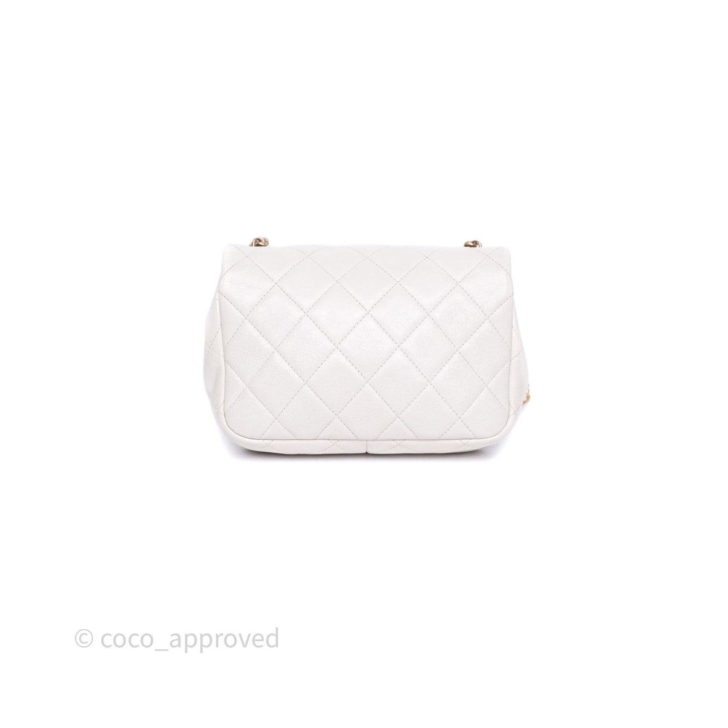 Chanel Quilted Pearl Flap Bag White Shiny Crumpled Calfskin Aged Gold Hardware 22C