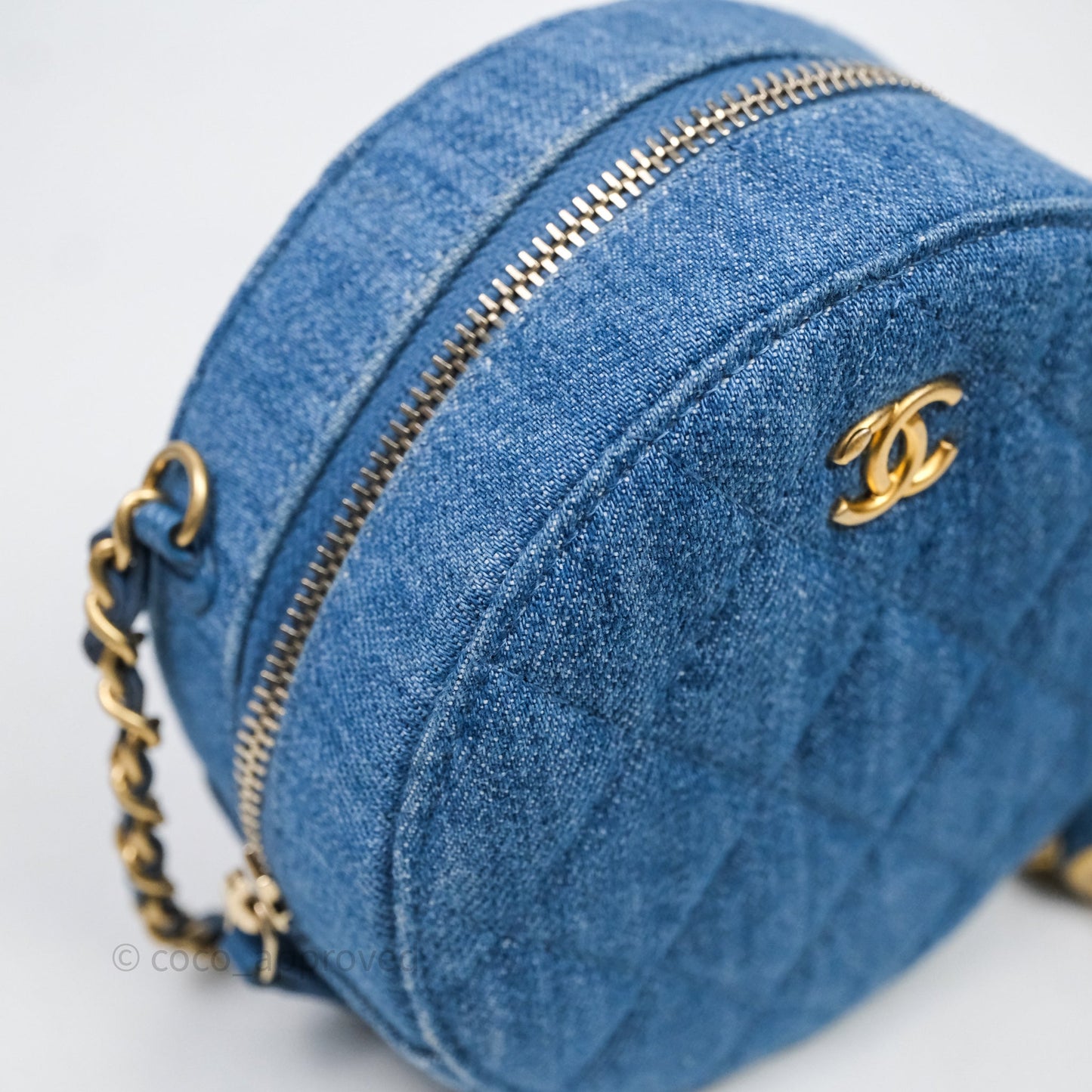 Chanel Quilted Pearl Crush Round Clutch With Chain Denim Aged Gold Hardware