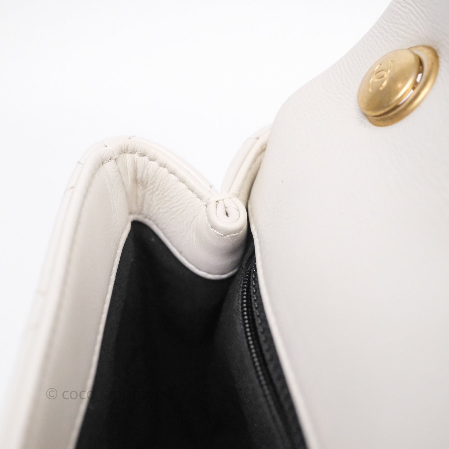Chanel Quilted Pearl Flap Bag White Shiny Crumpled Calfskin Aged Gold Hardware 22C