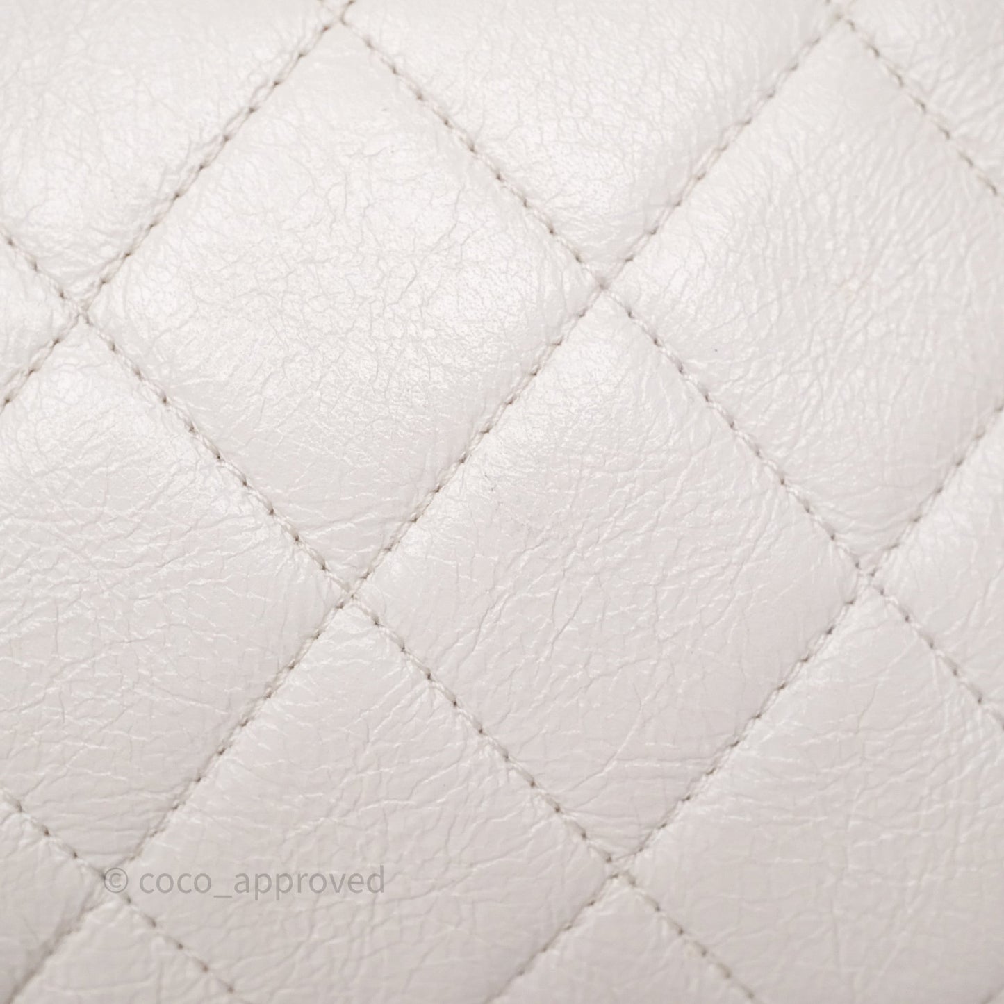 Chanel Quilted Pearl Flap Bag White Shiny Crumpled Calfskin Aged Gold Hardware 22C