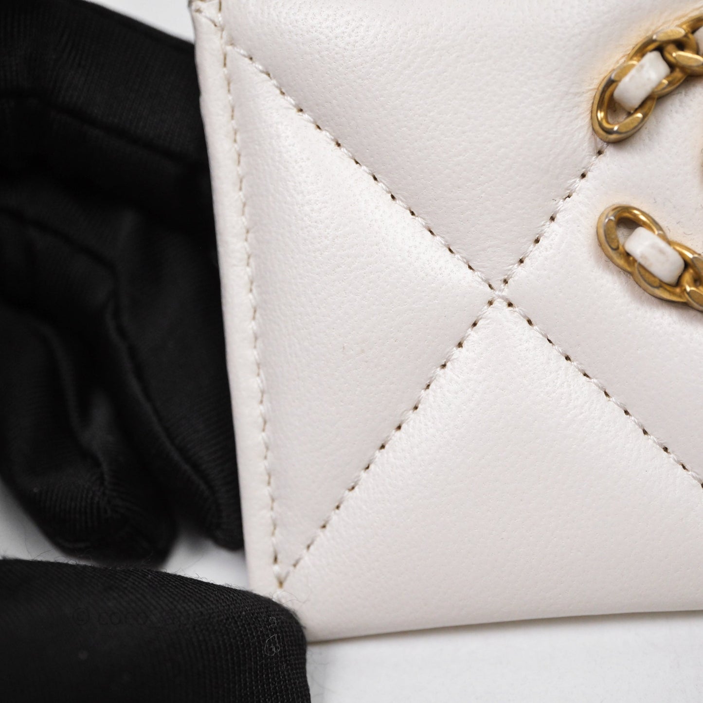 Chanel 19 Quilted Flat Card Holder White Lambskin