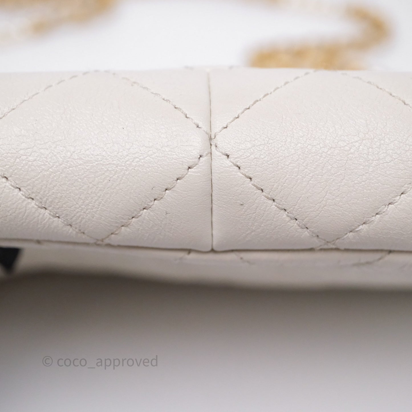 Chanel Quilted Pearl Flap Bag White Shiny Crumpled Calfskin Aged Gold Hardware 22C