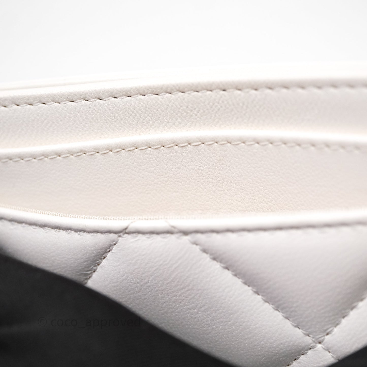 Chanel 19 Quilted Flat Card Holder White Lambskin